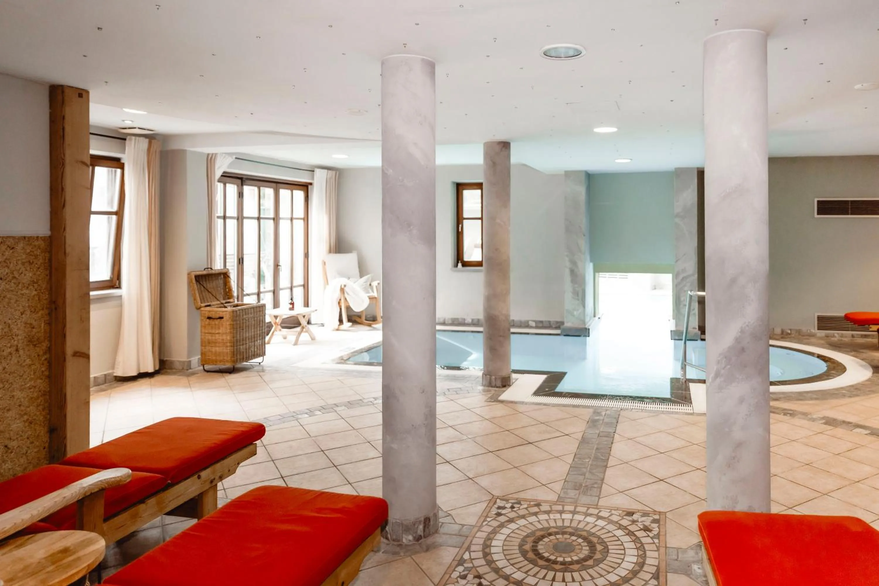 Swimming pool in Boutiquehotel Hubertushof