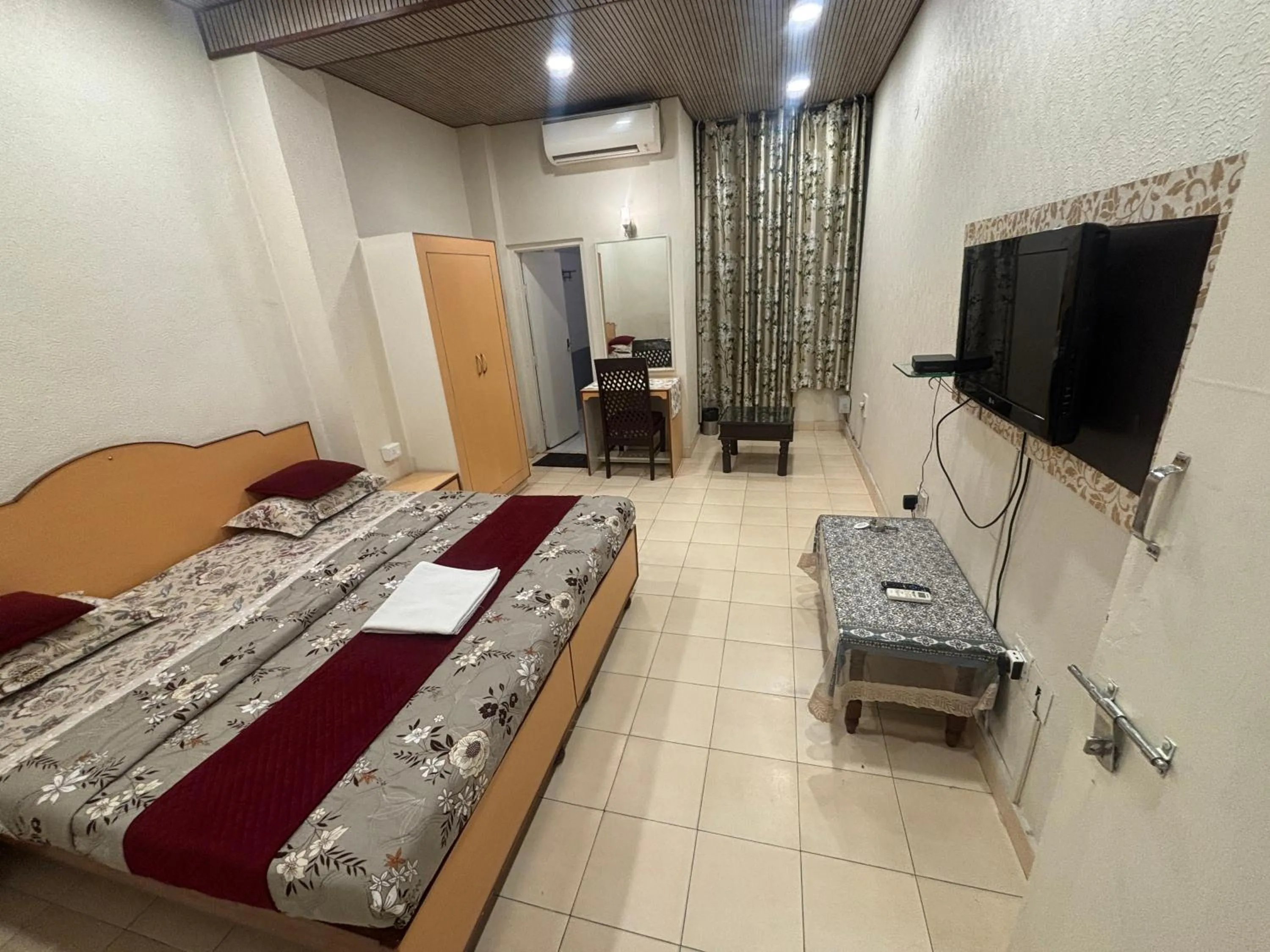 Bed in Hotel City Home - A Heritage Hotel