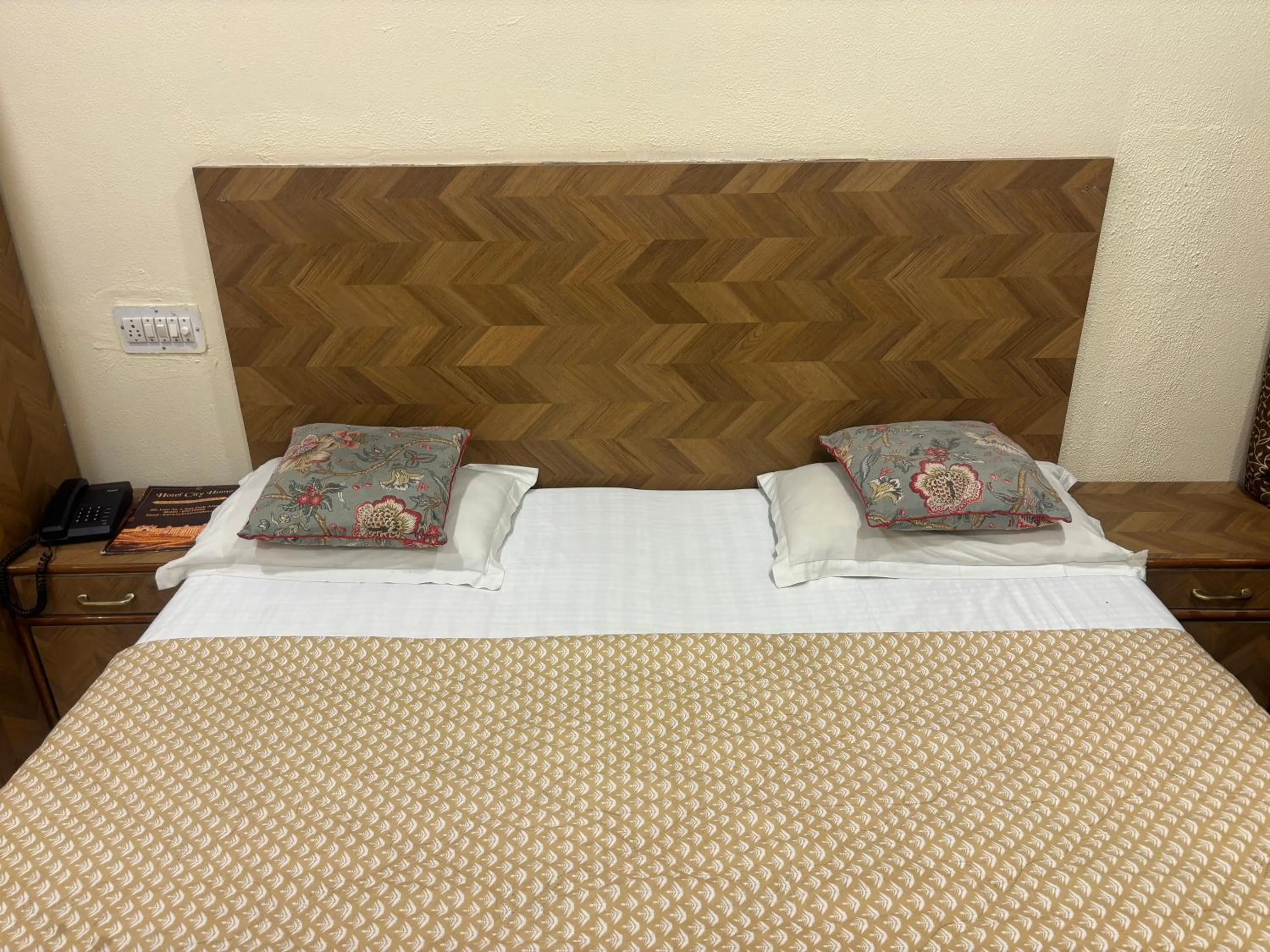 Bed in Hotel City Home - A Heritage Hotel