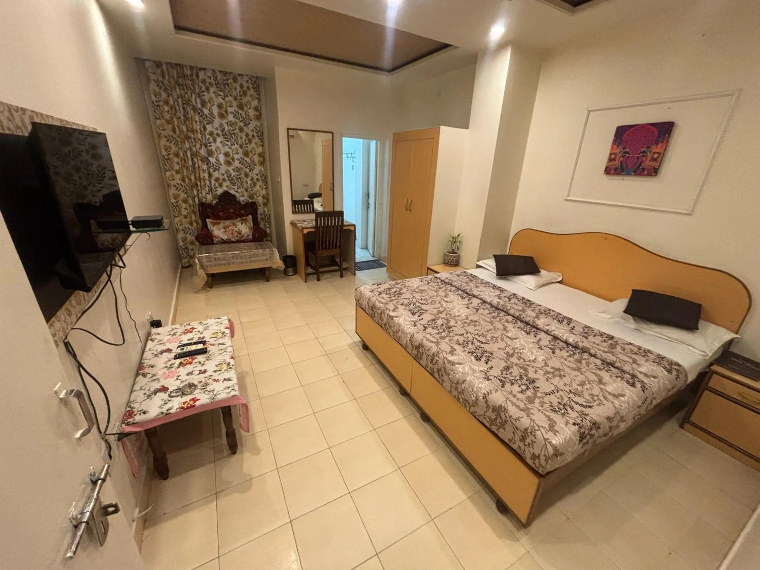 Guests, Bed in Hotel City Home - A Heritage Hotel