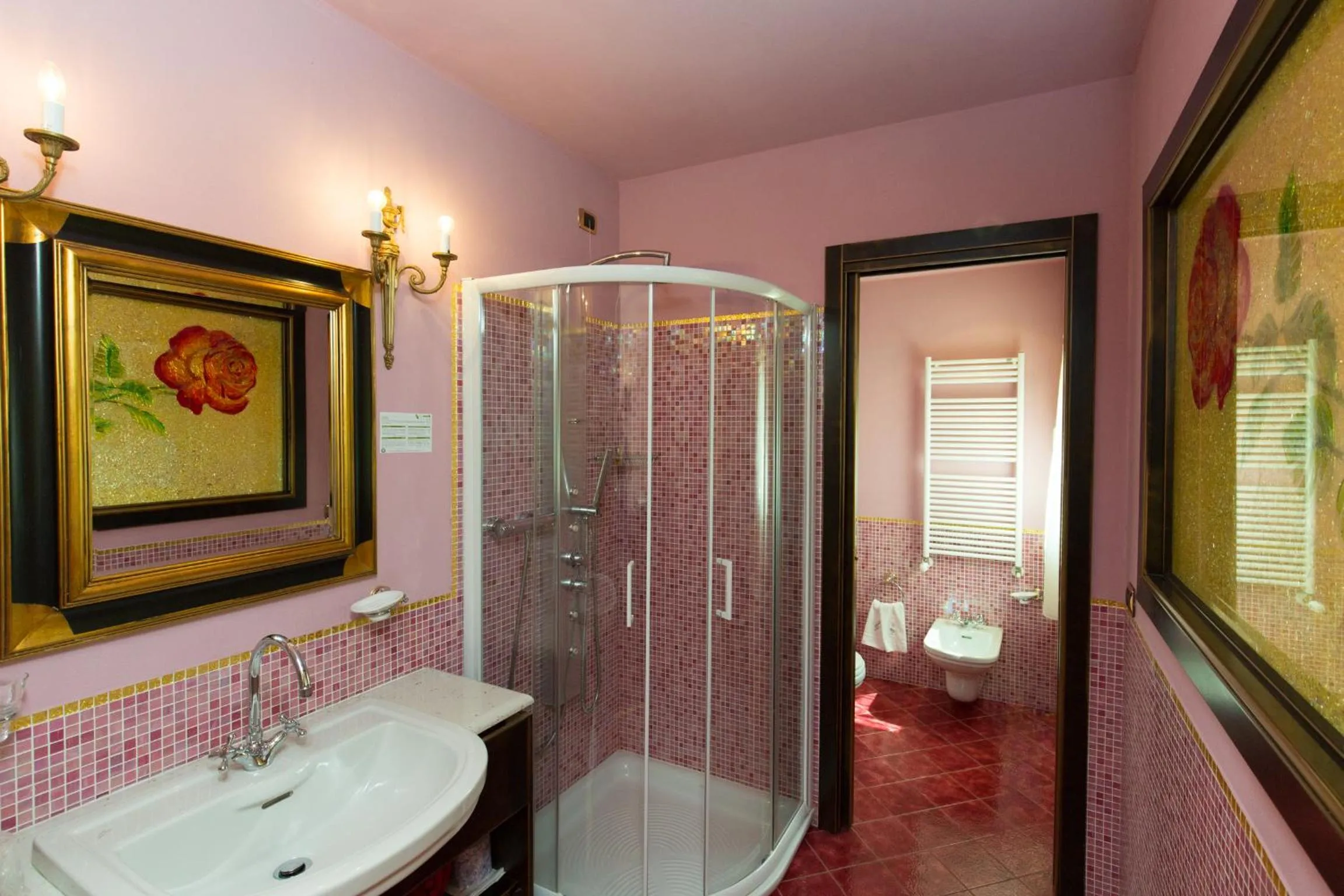 Shower in Hotel Serenella