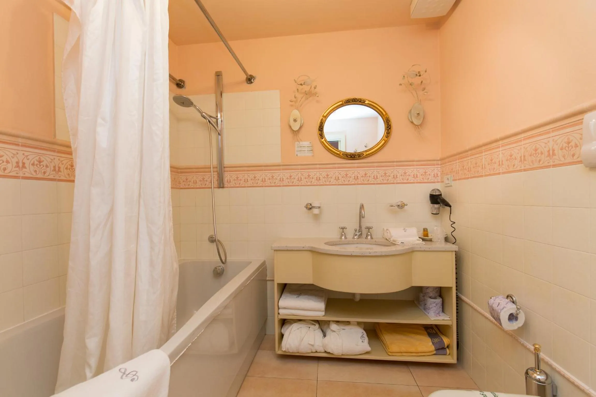 Photo of the whole room in Hotel Serenella