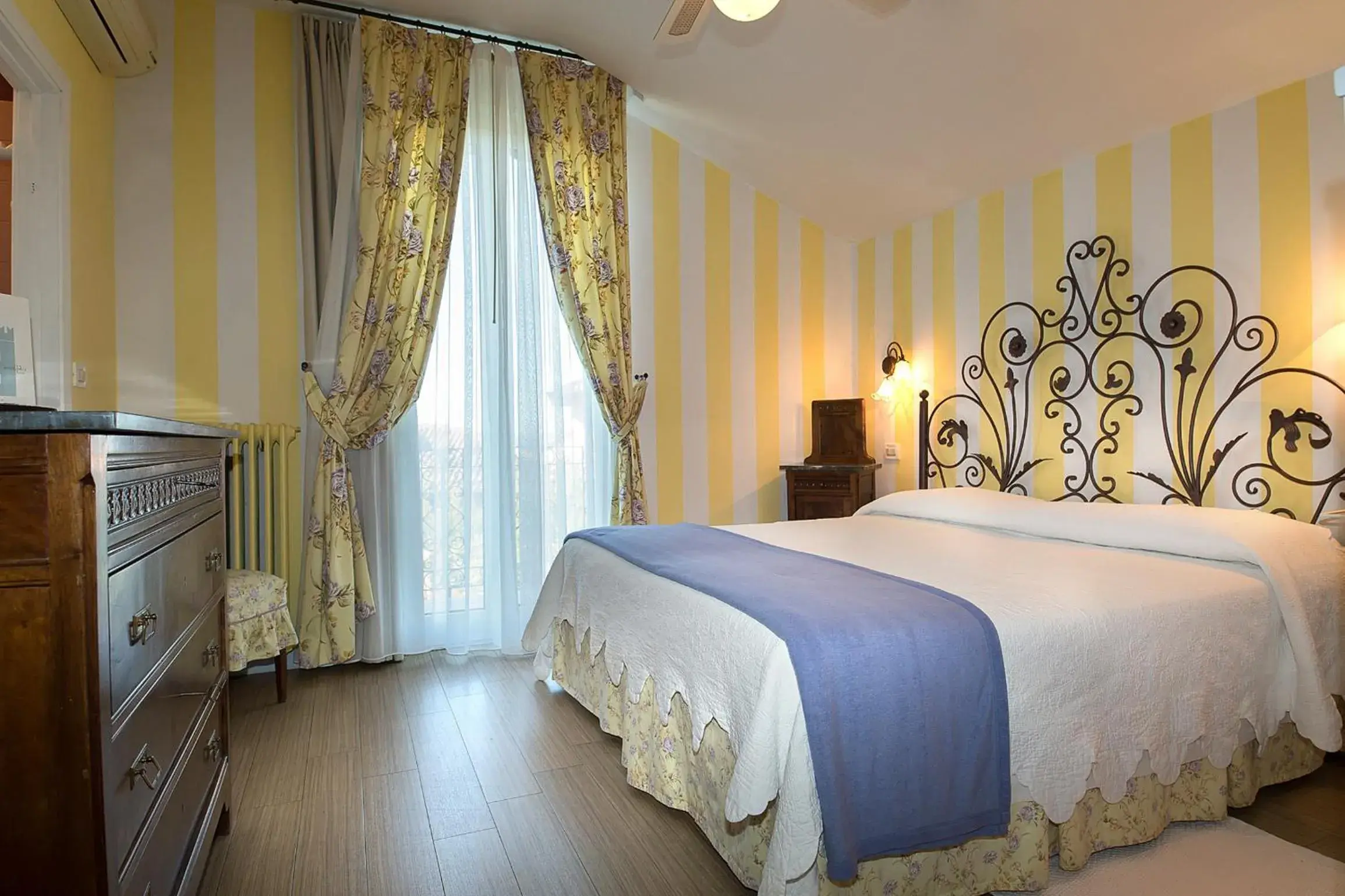 Comfort Double Room with Balcony in Hotel Serenella Comfort Double Room with Balcony in Hotel Serenella