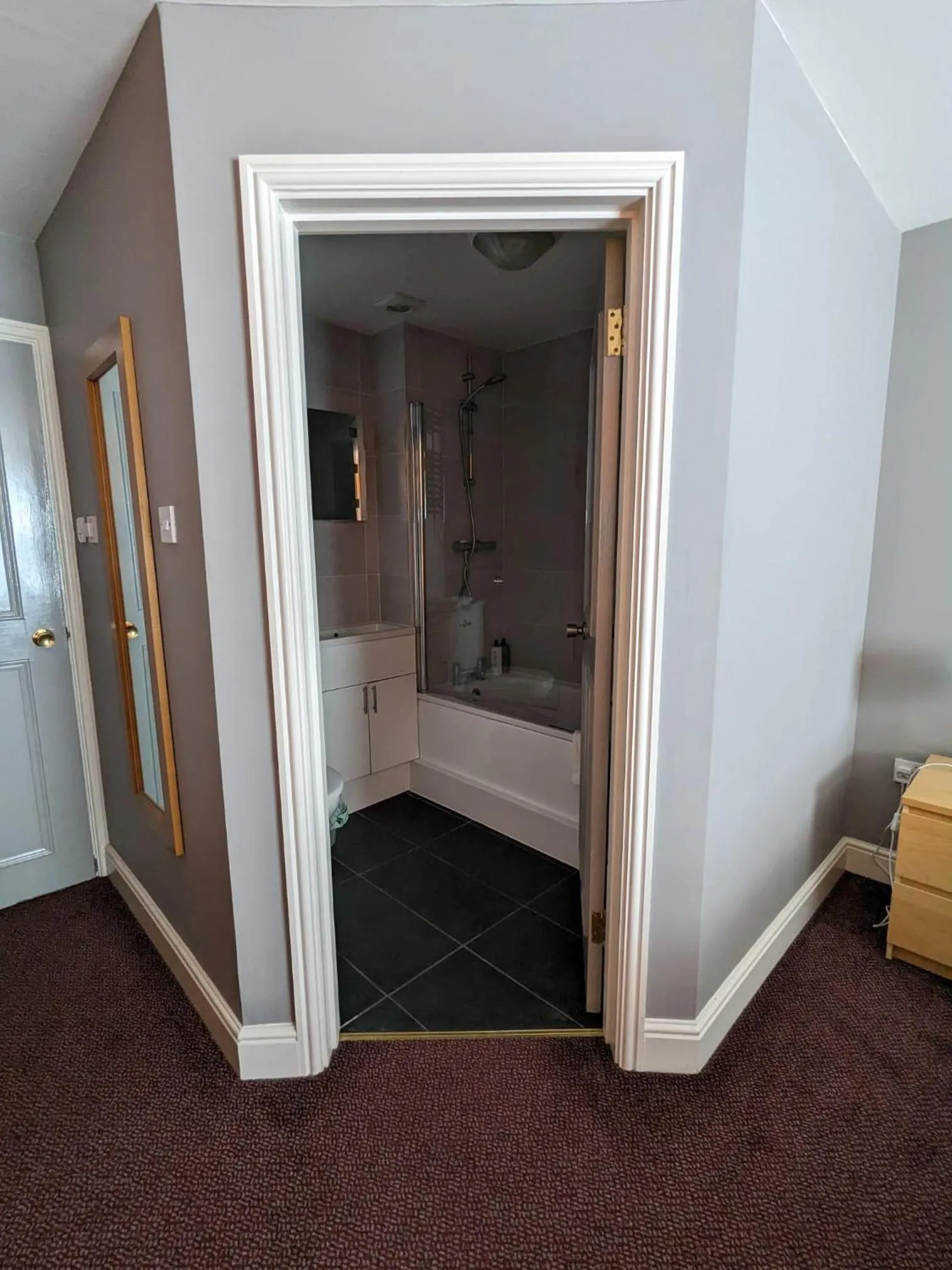 Bathroom, Bed in The Earl Of Derby