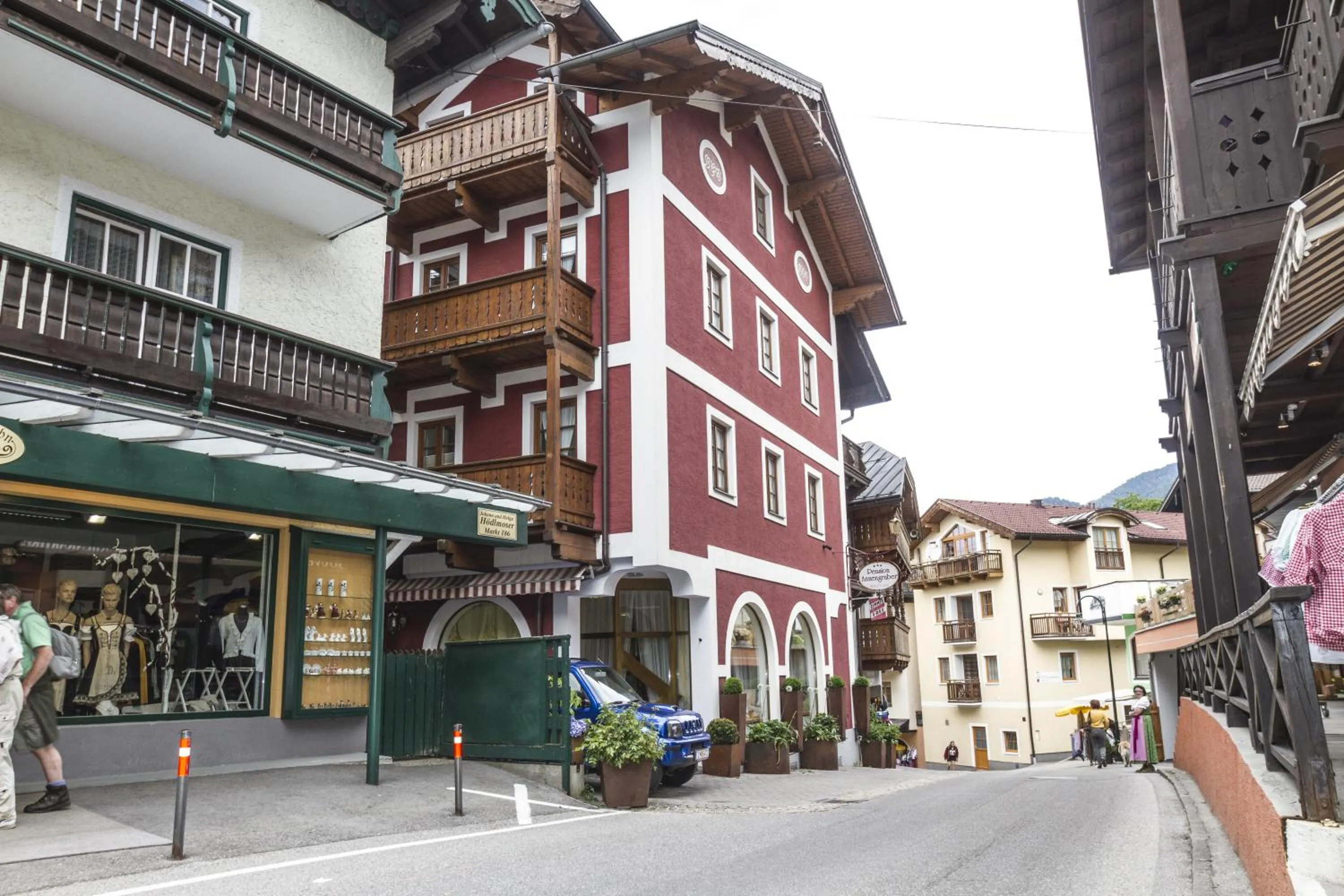 Facade/entrance in Villa Anzengruber