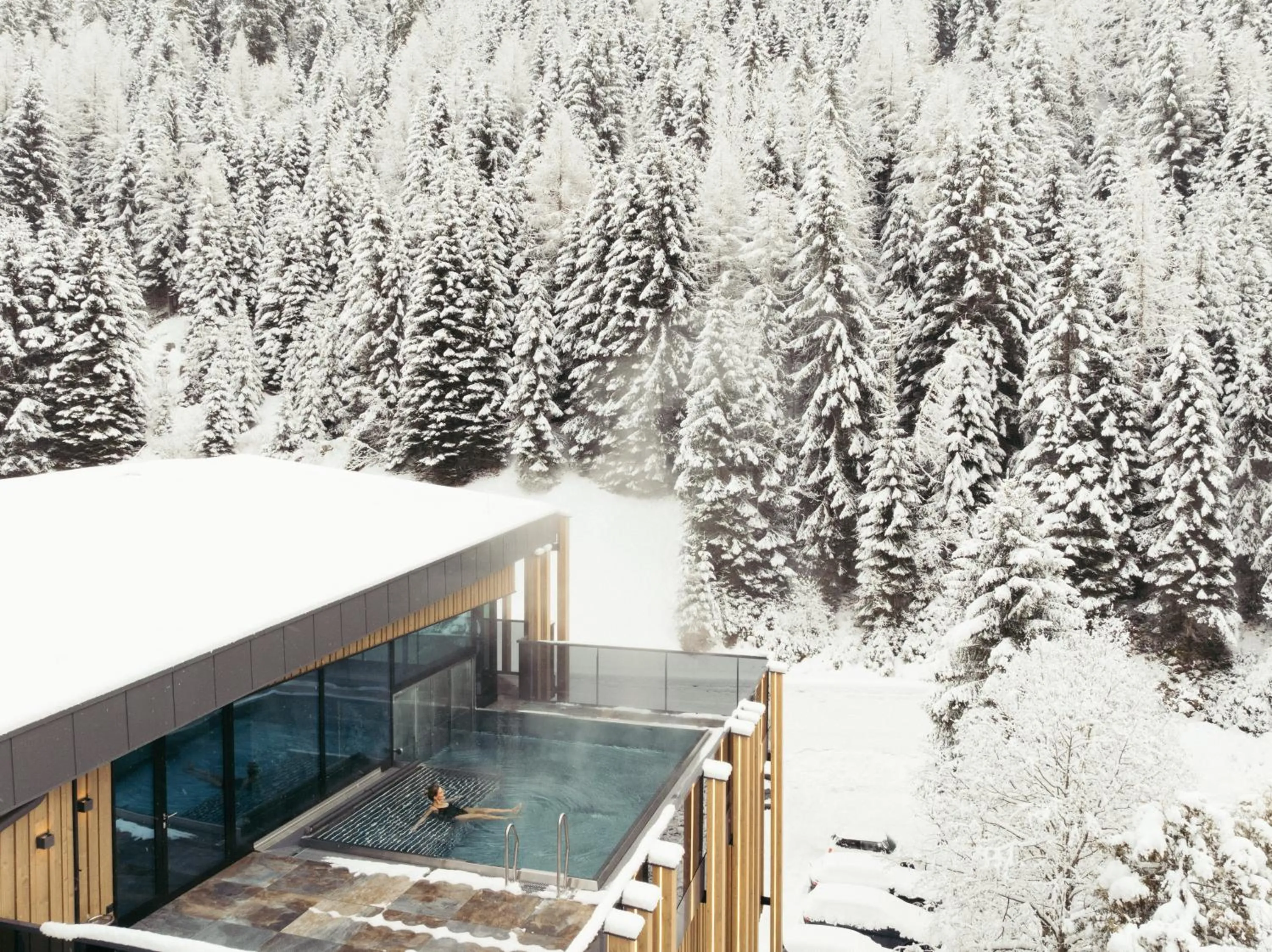 Swimming pool in Hotel Kirchenwirt