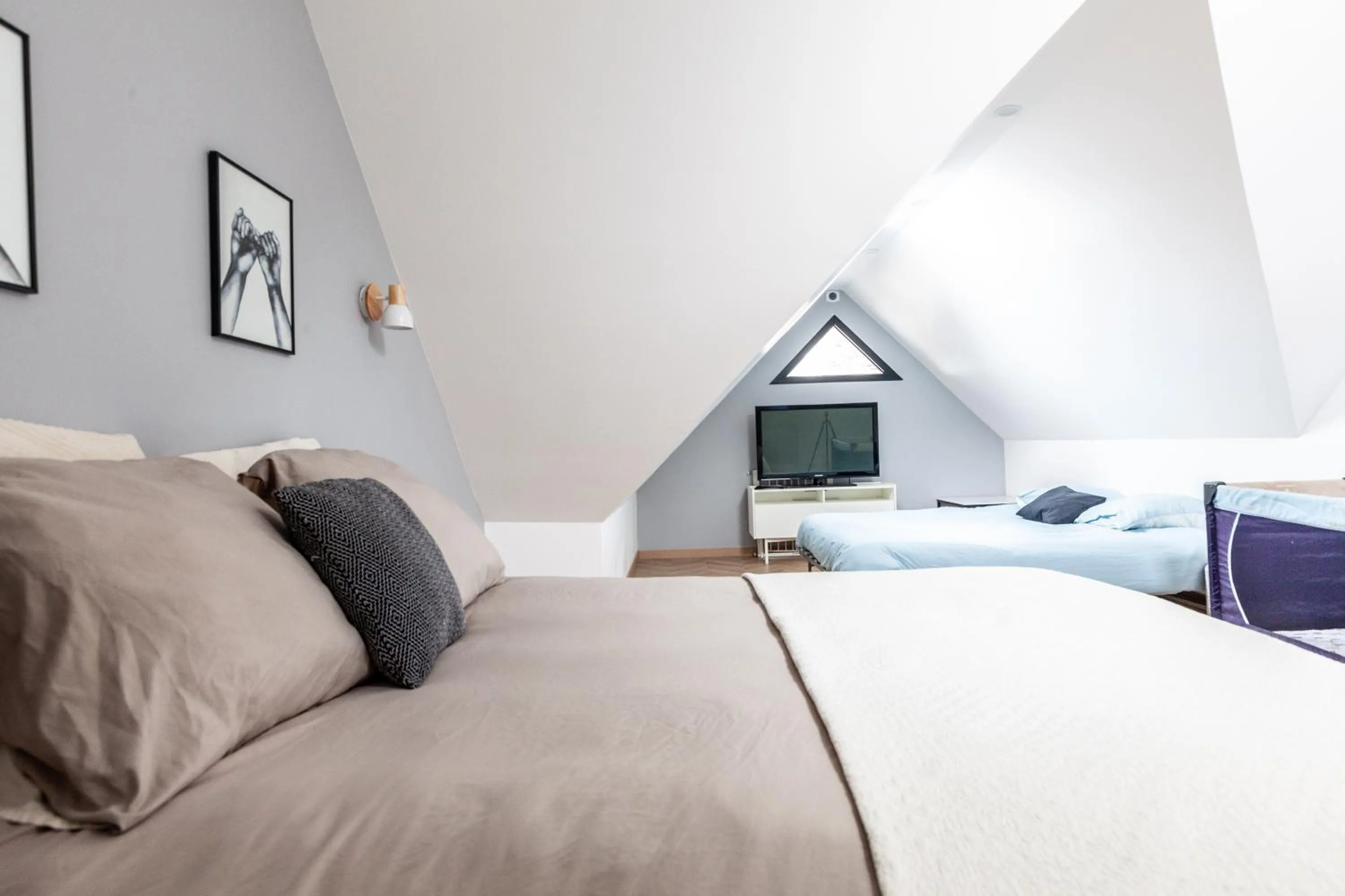 Bed in Espaces Gîtes
