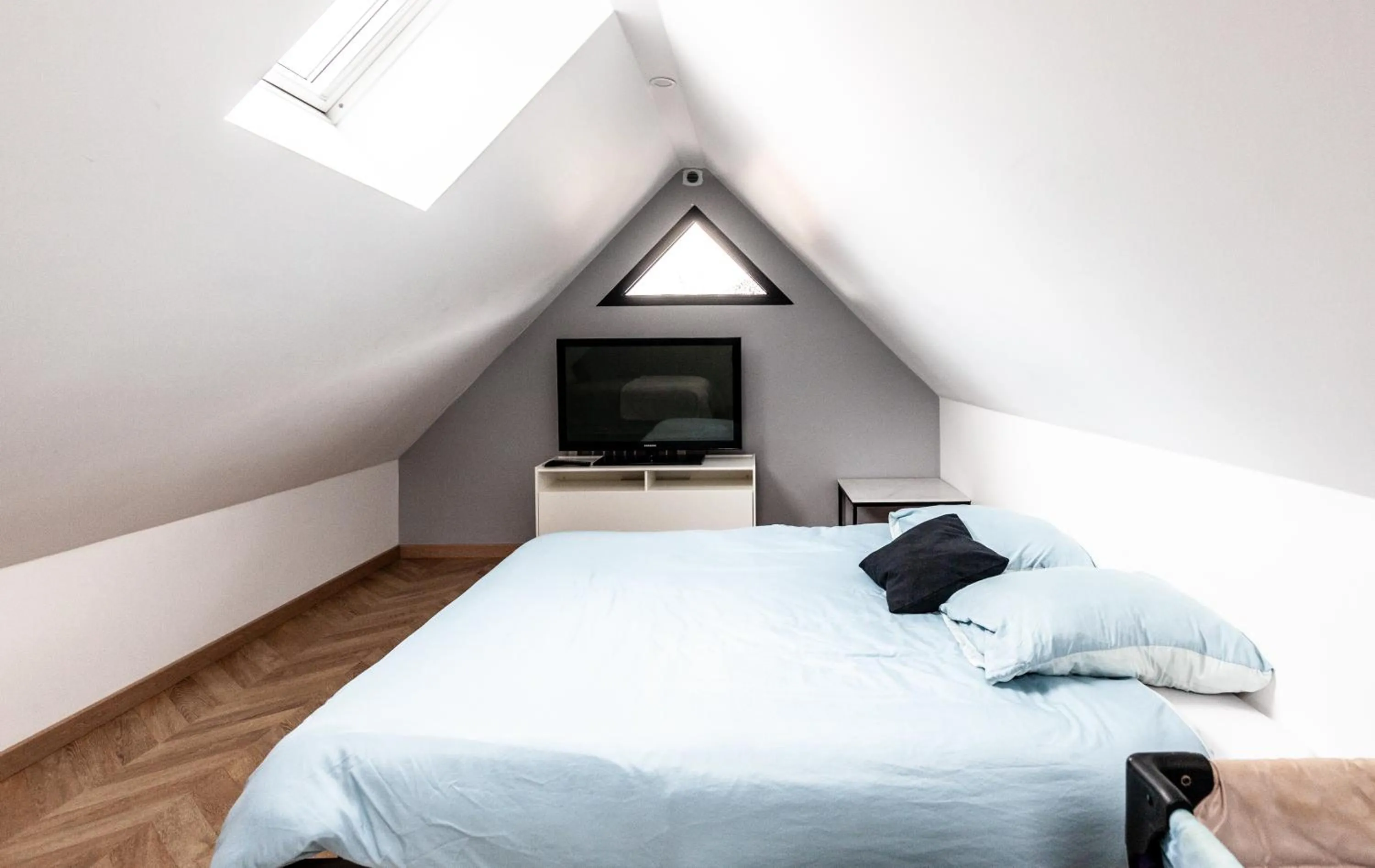 Bed in Espaces Gîtes