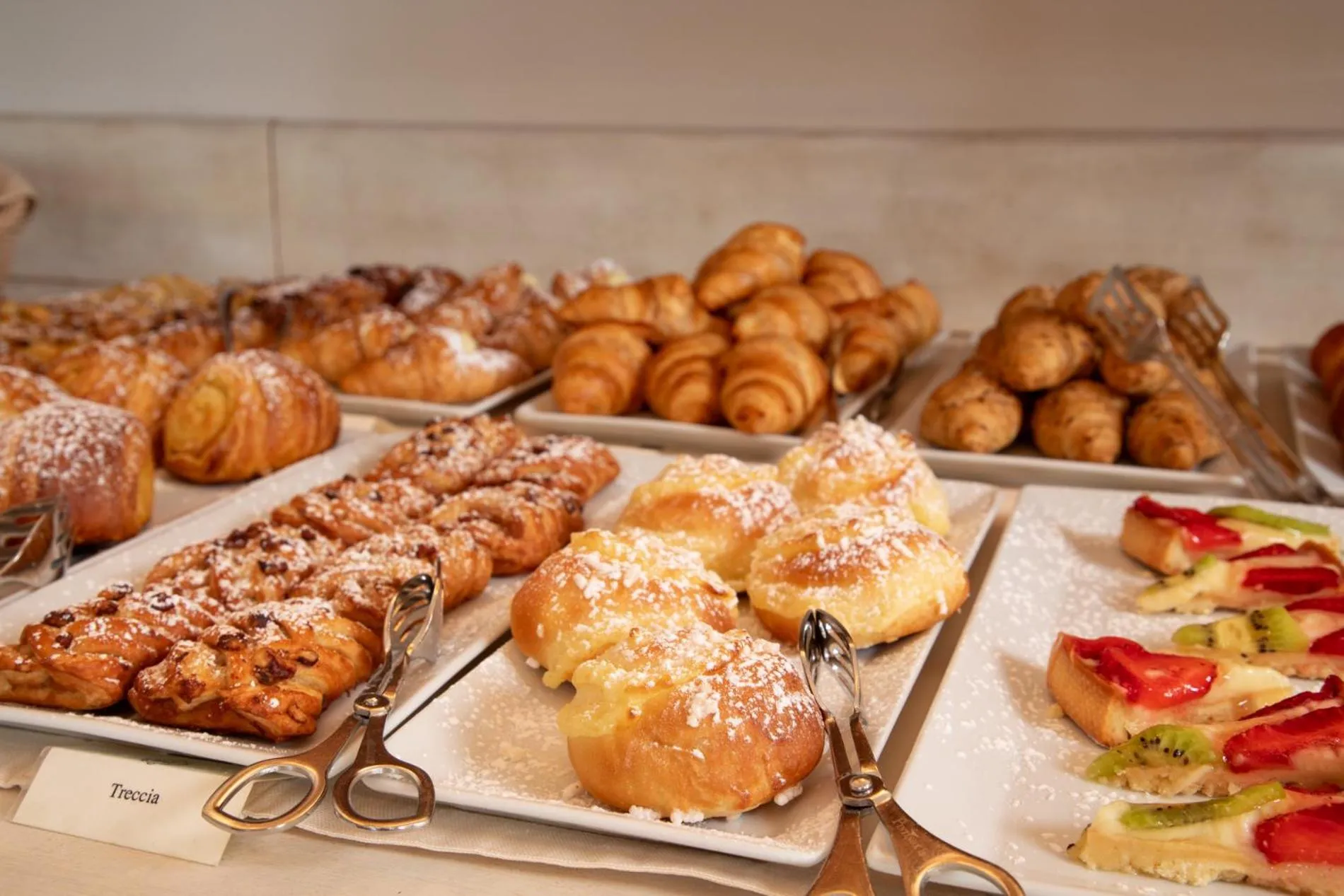 Breakfast in Hotel Villa Belvedere