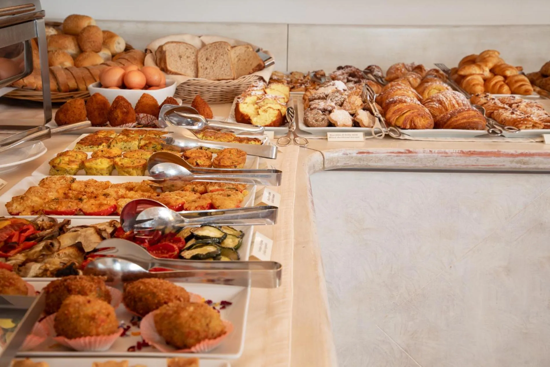 Breakfast in Hotel Villa Belvedere