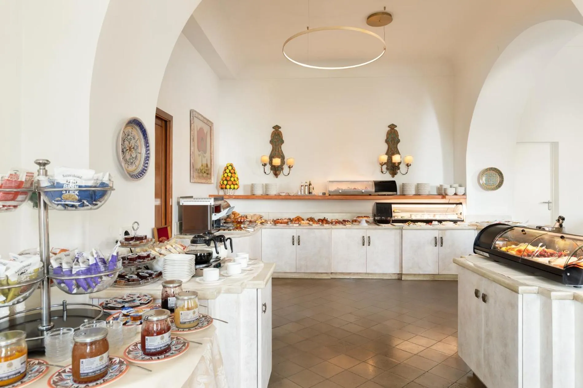 Breakfast in Hotel Villa Belvedere