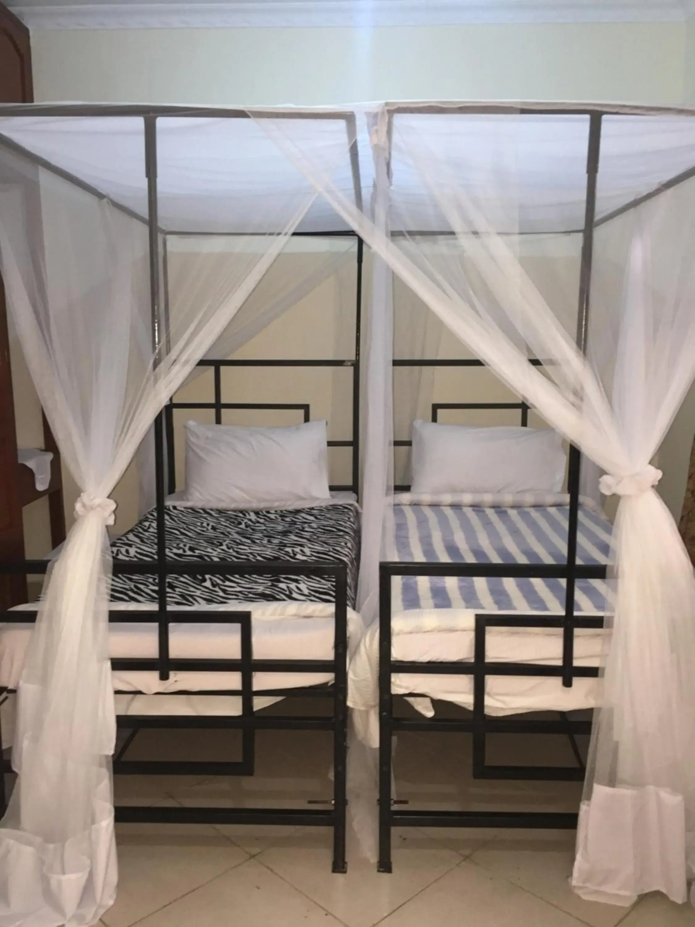 Twin Room - single occupancy in Le Parlour Twin Room - single occupancy in Le Parlour