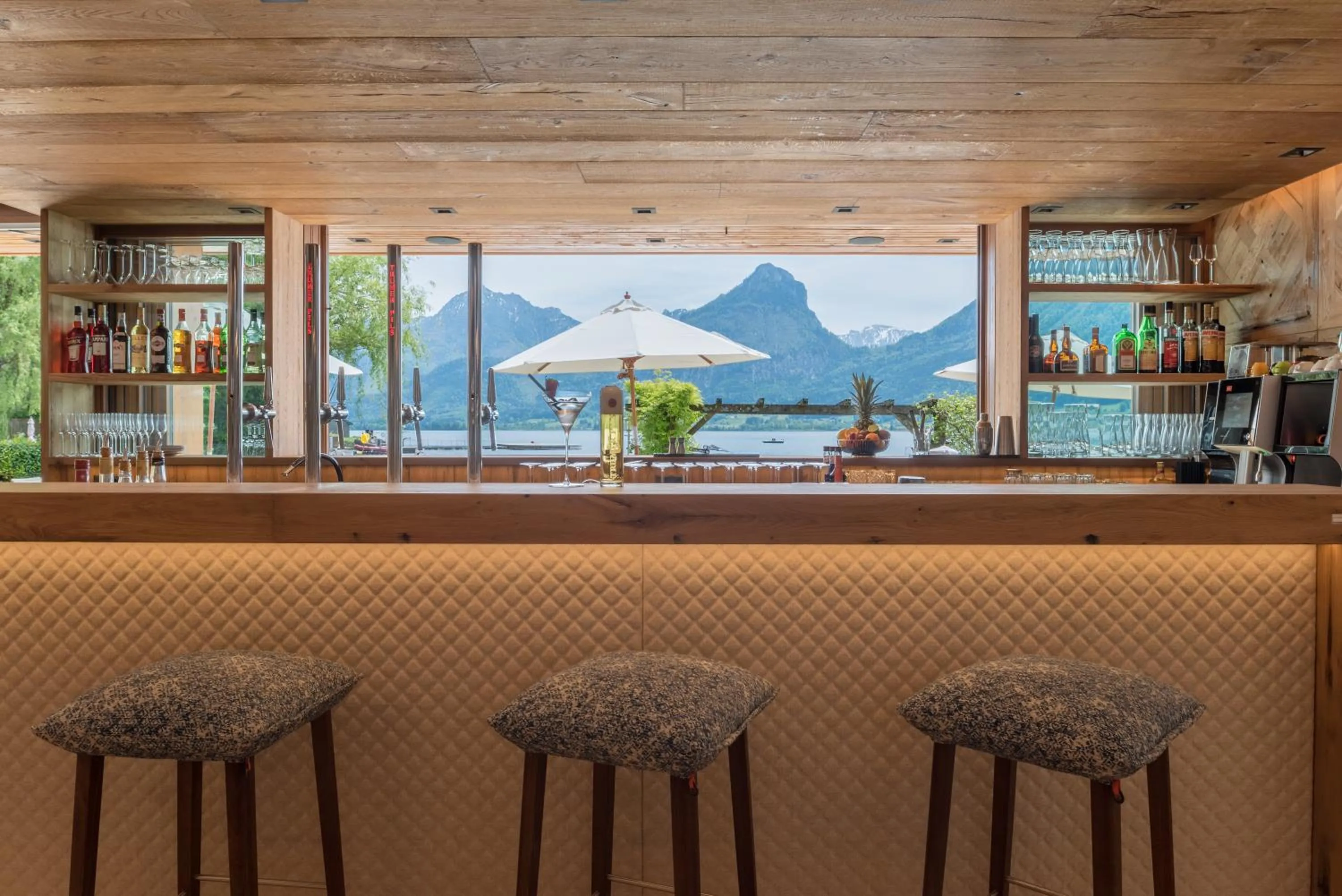 Lounge or bar in Hotel Seevilla Wolfgangsee