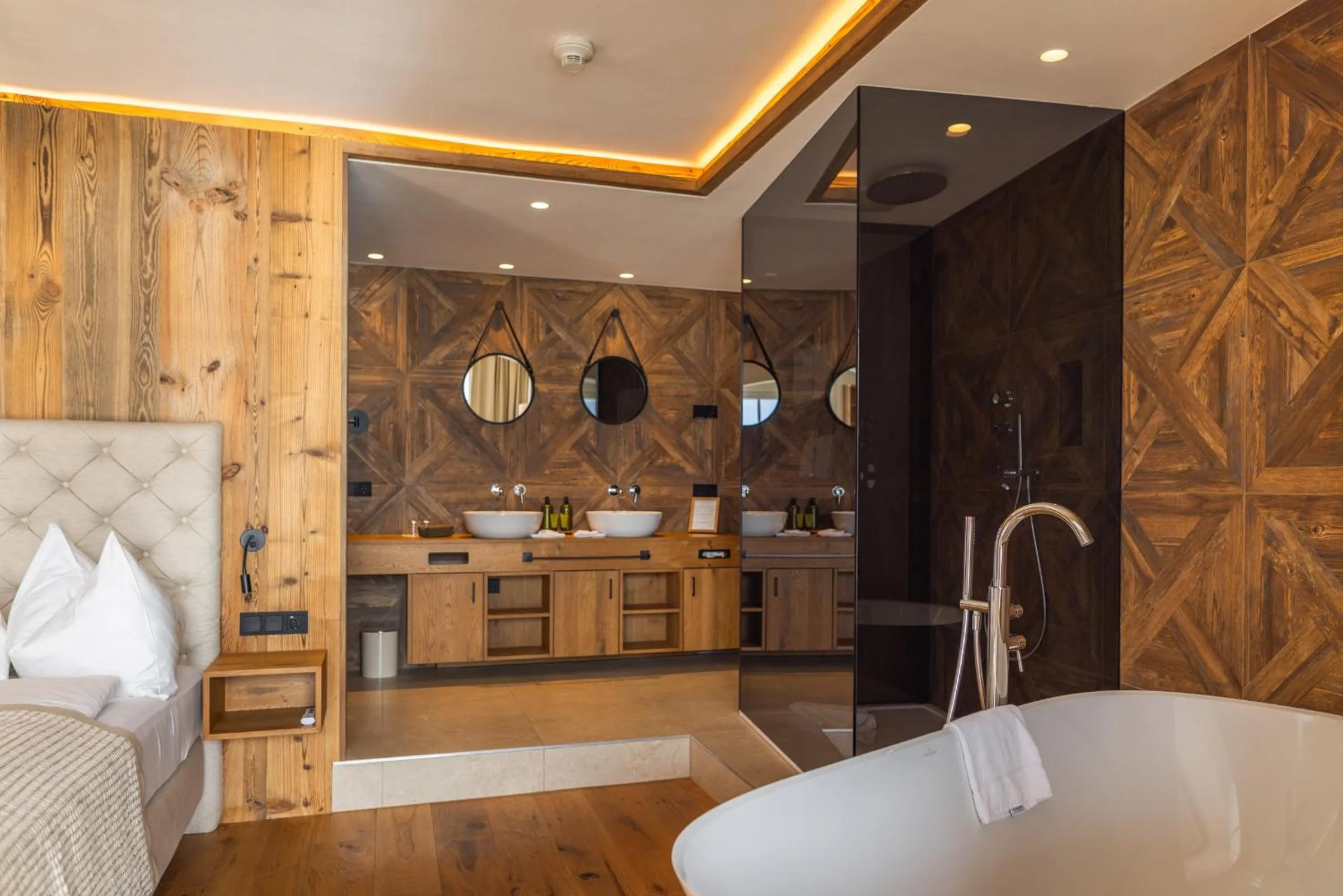 Deluxe Junior Suite in Hotel Seevilla Wolfgangsee