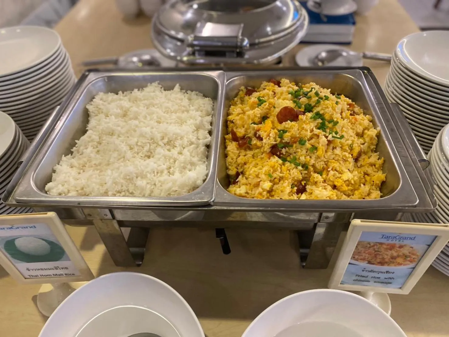 Restaurant/places to eat in Ingnaam Hotel