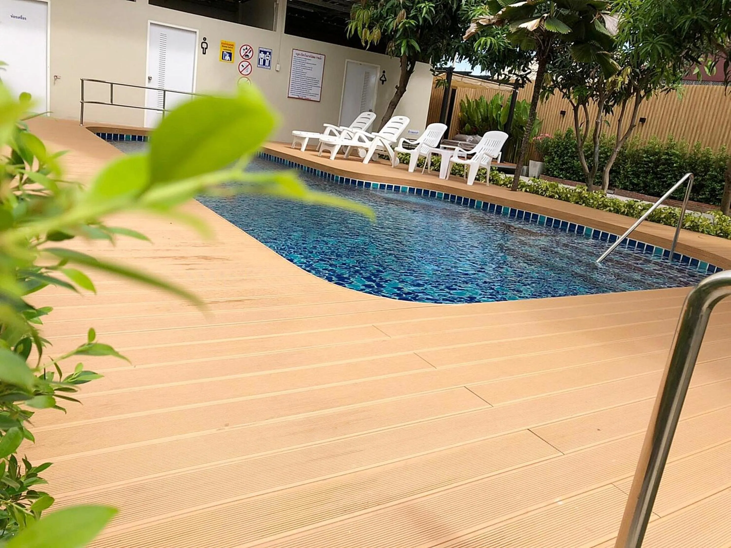 Swimming pool in Ingnaam Hotel