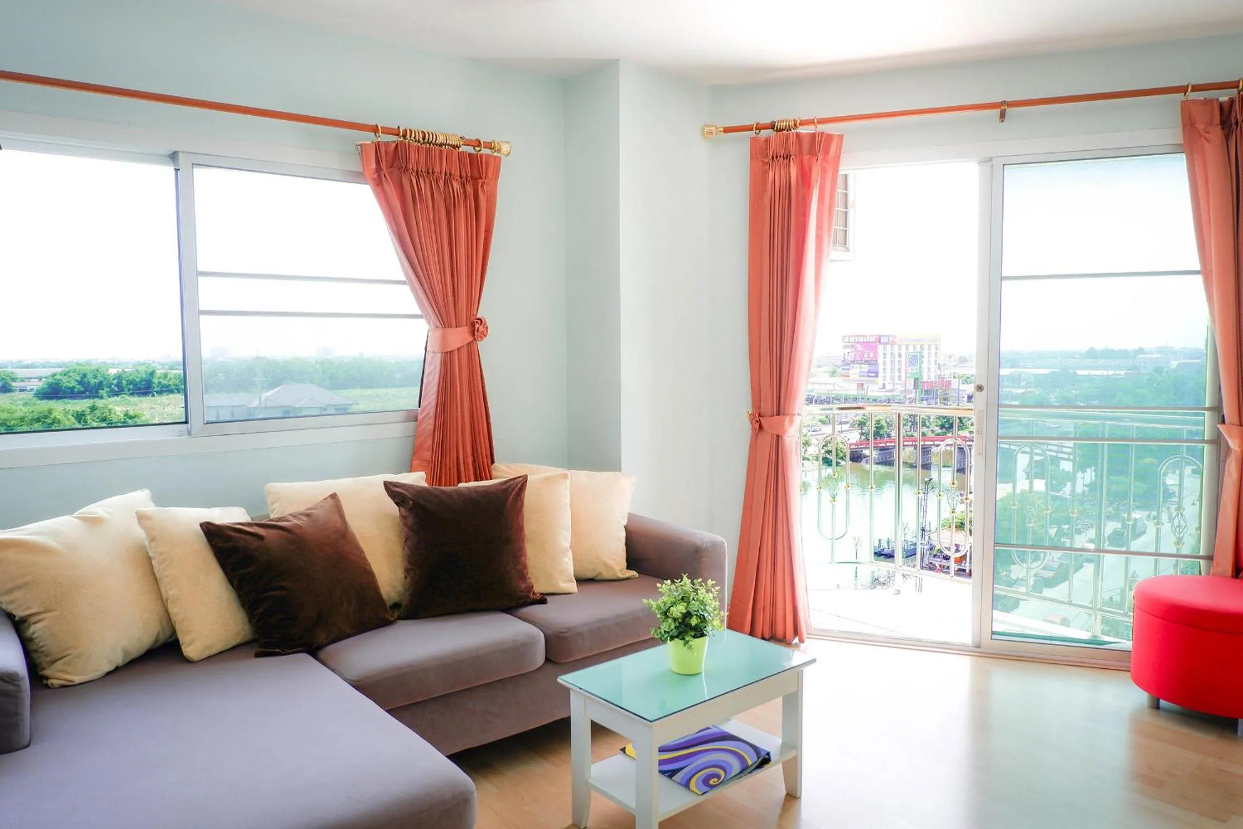 Living room in Ingnaam Hotel