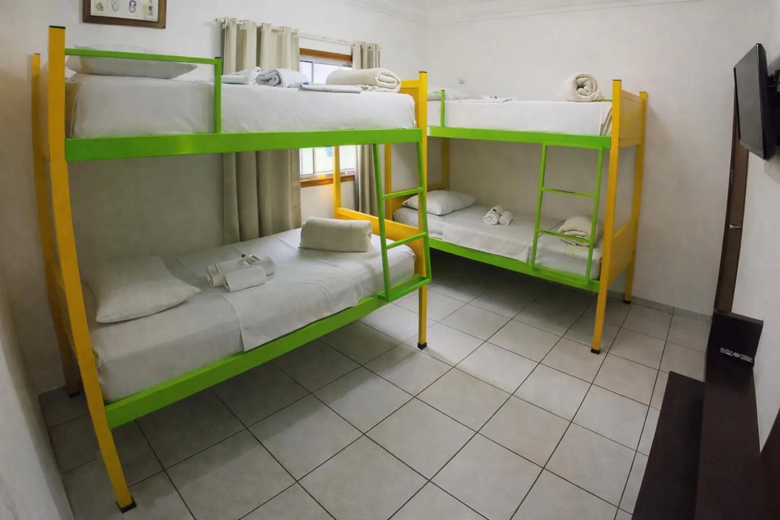 Photo of the whole room, Bed in Che Lagarto Paraty