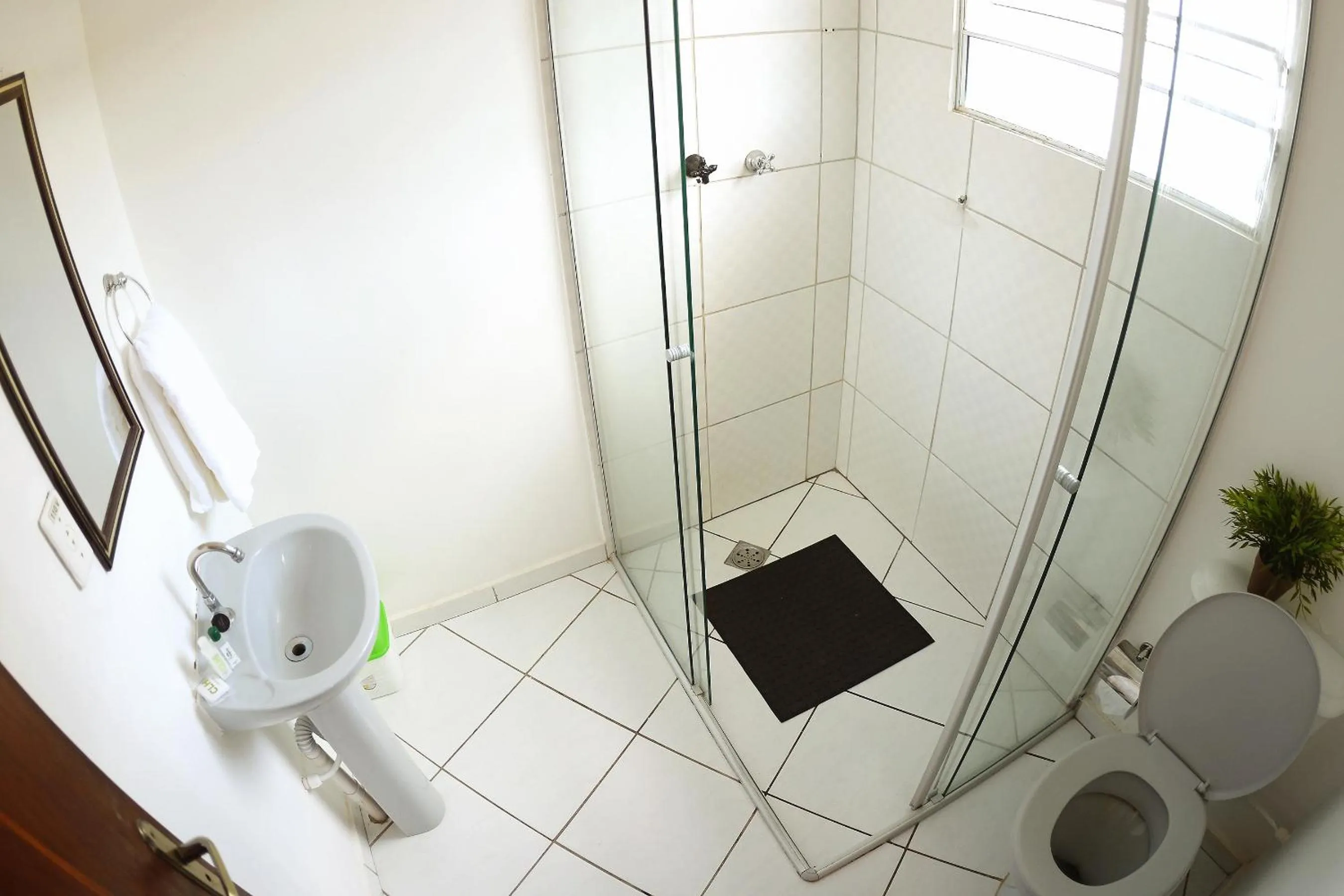 Bathroom in Che Lagarto Paraty