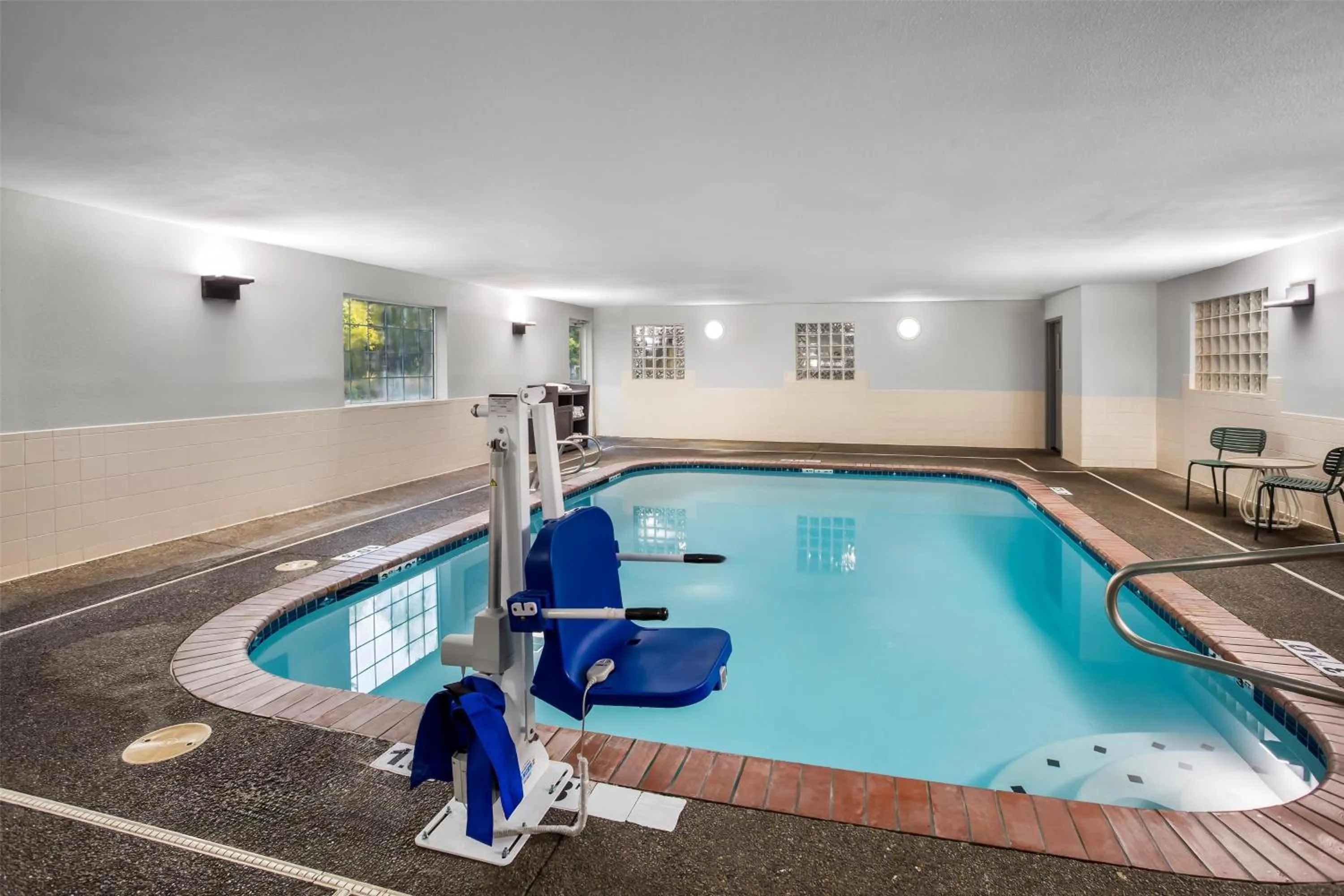 Pool view in Spark by Hilton Tumwater