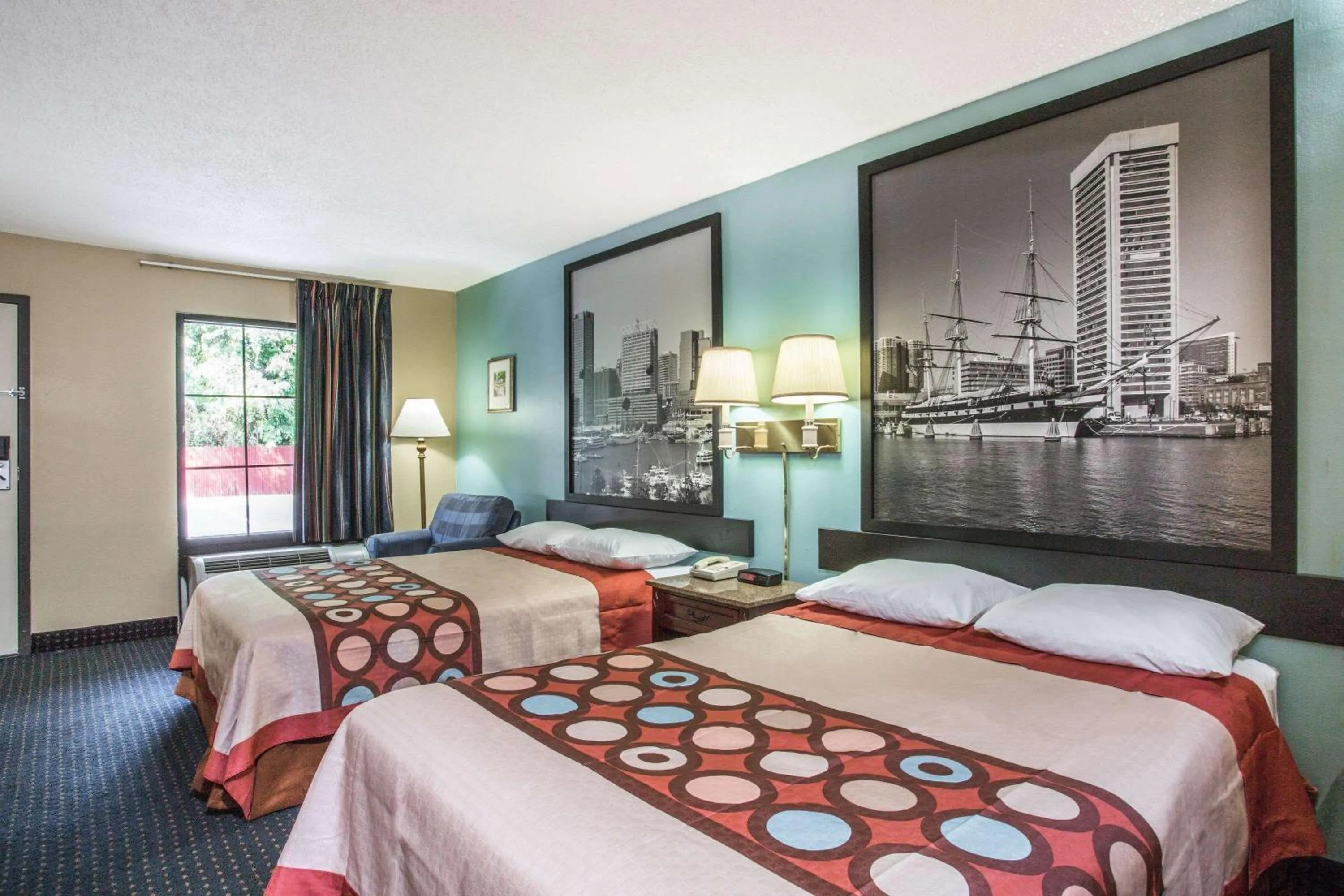 Photo of the whole room, Bed in Super 8 by Wyndham Camp Springs/Andrews AFB DC Area