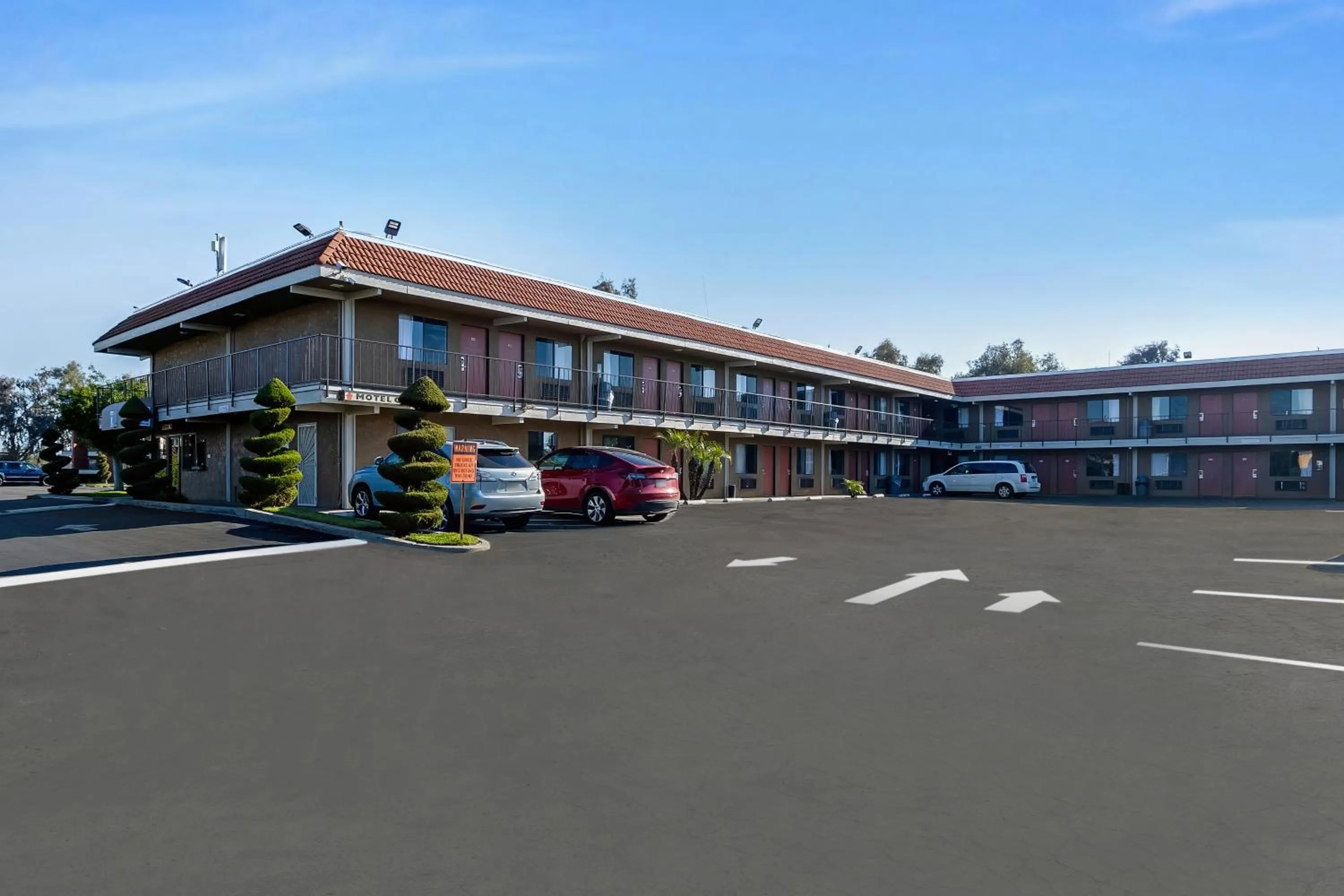 Property building in Knights Inn Madera