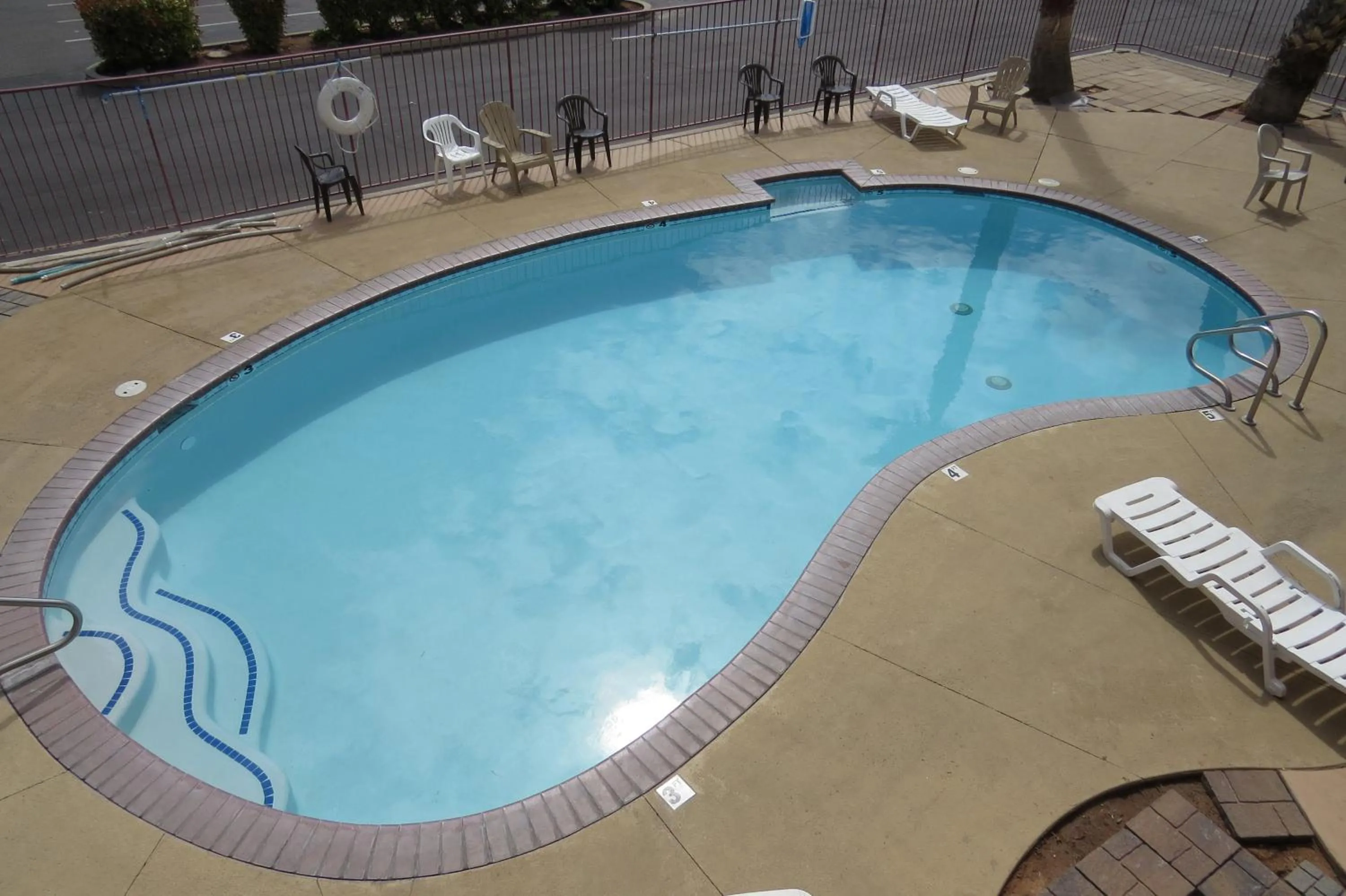 Swimming pool in America's Best Inn & Suites Saint George
