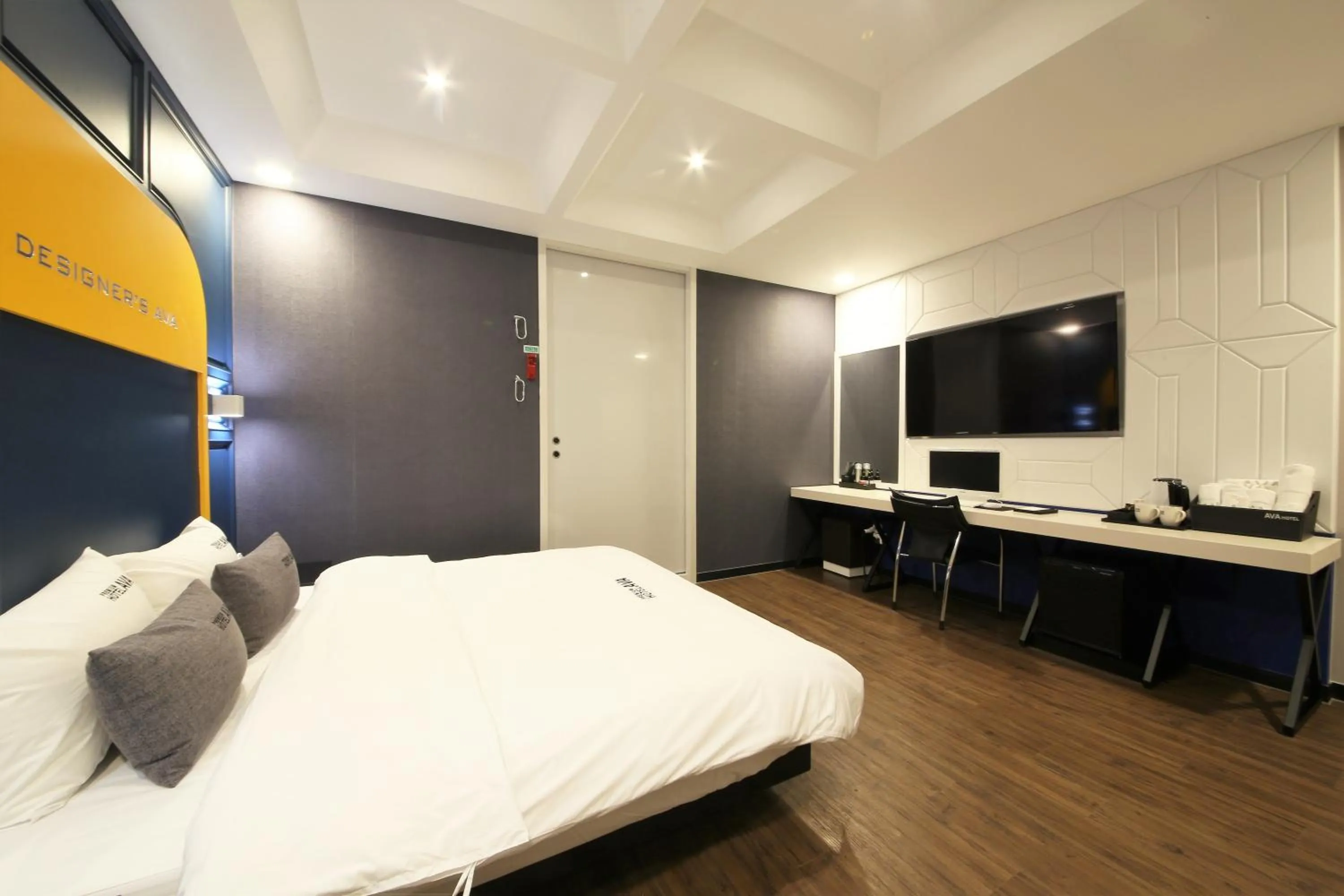 Bed in Premium Ava Hotel