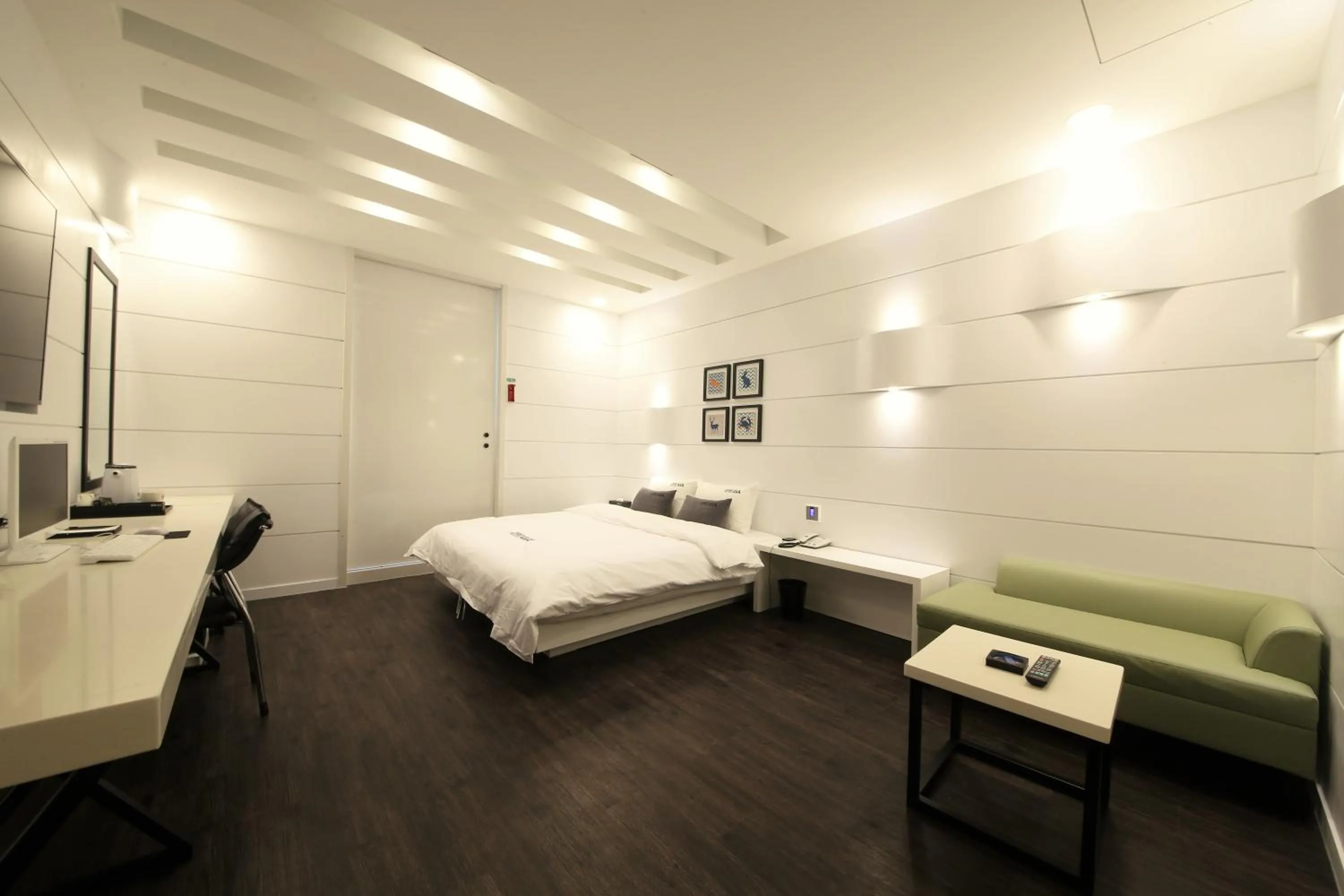 Bed in Premium Ava Hotel