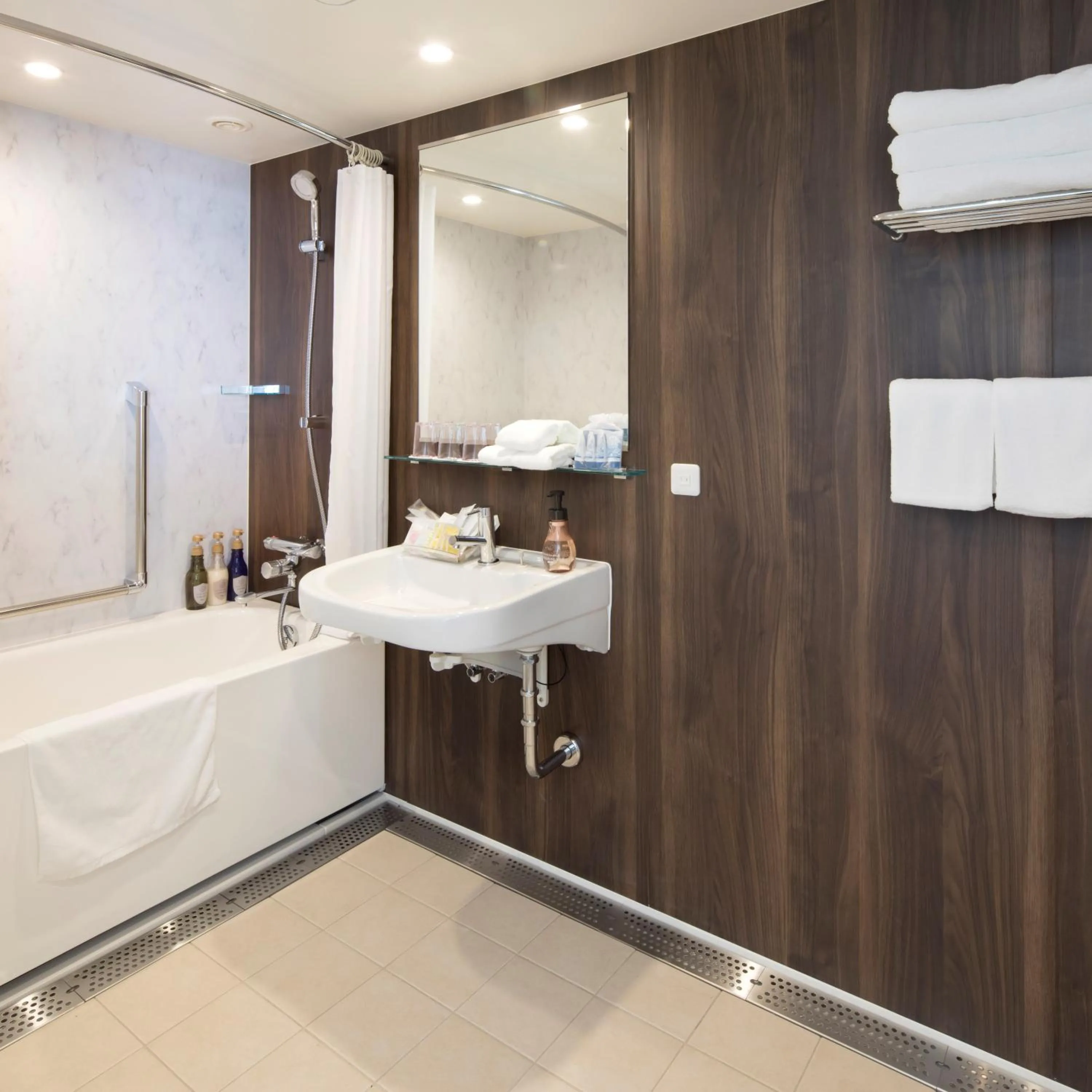 Bathroom in Art Hotel Osaka Bay Tower