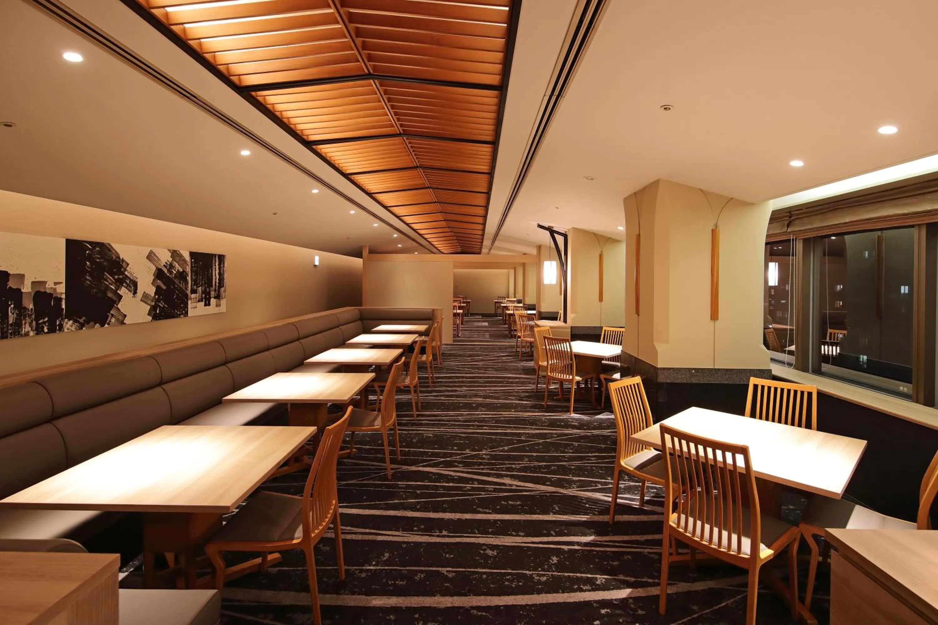 Restaurant/places to eat in Art Hotel Osaka Bay Tower