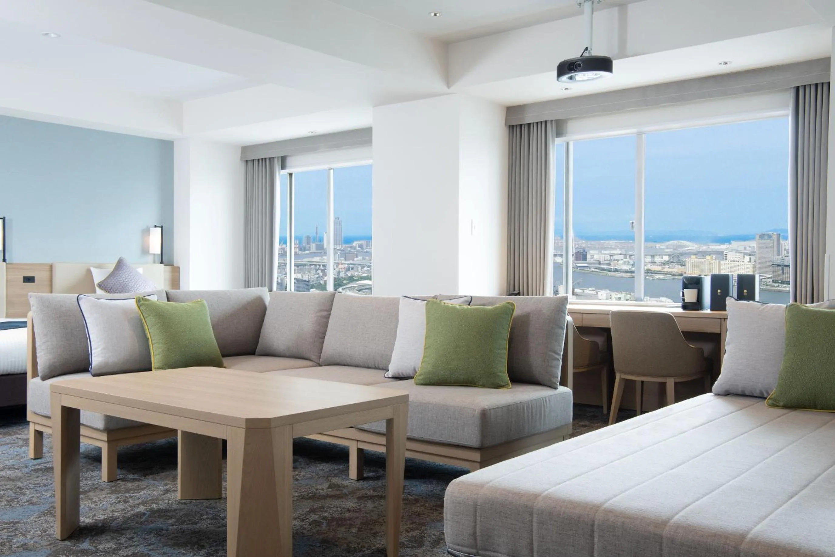 Art Hotel Osaka Bay Tower