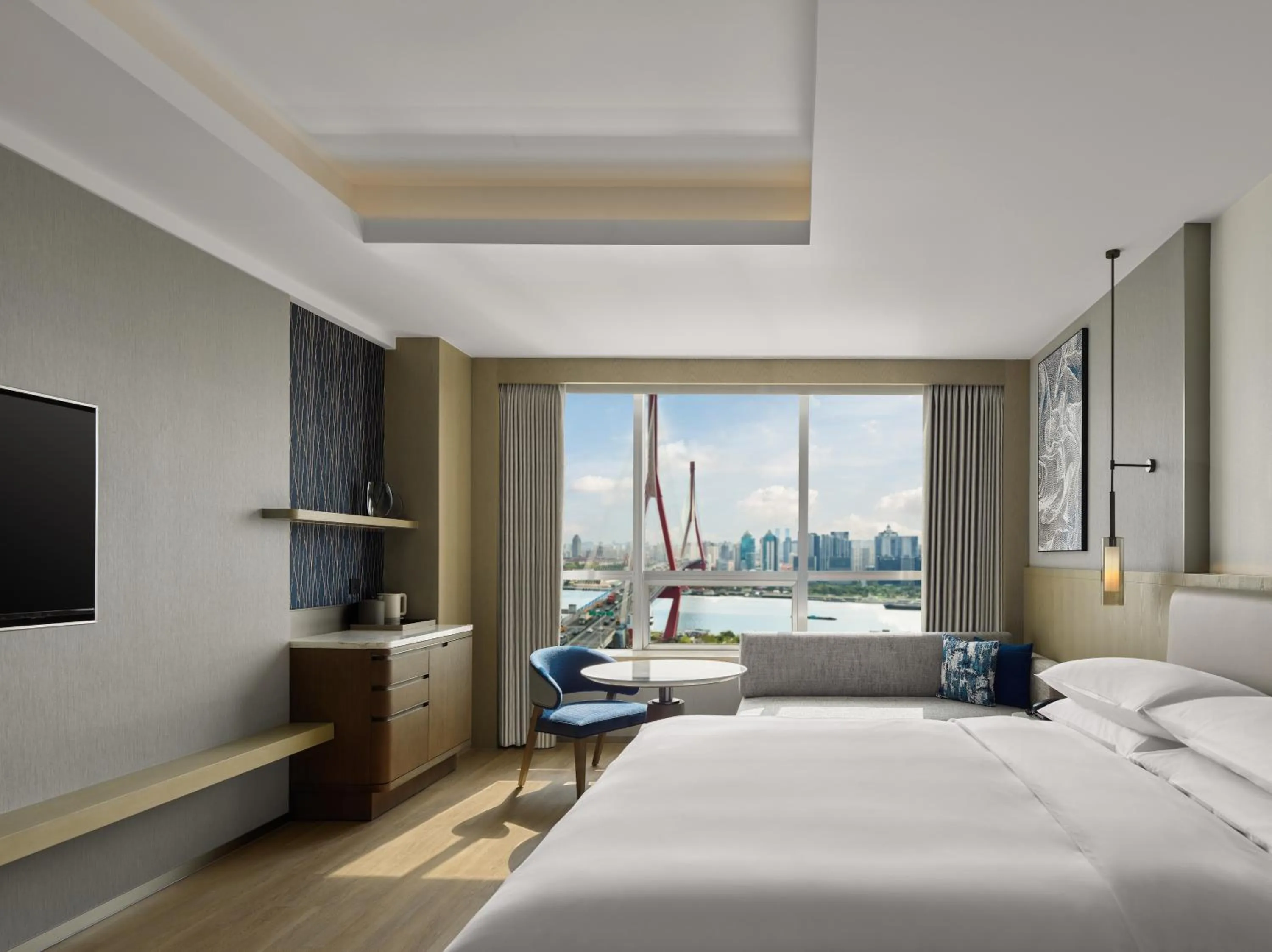 Photo of the whole room, Bed in Shanghai Marriott Hotel Yangpu Riverside