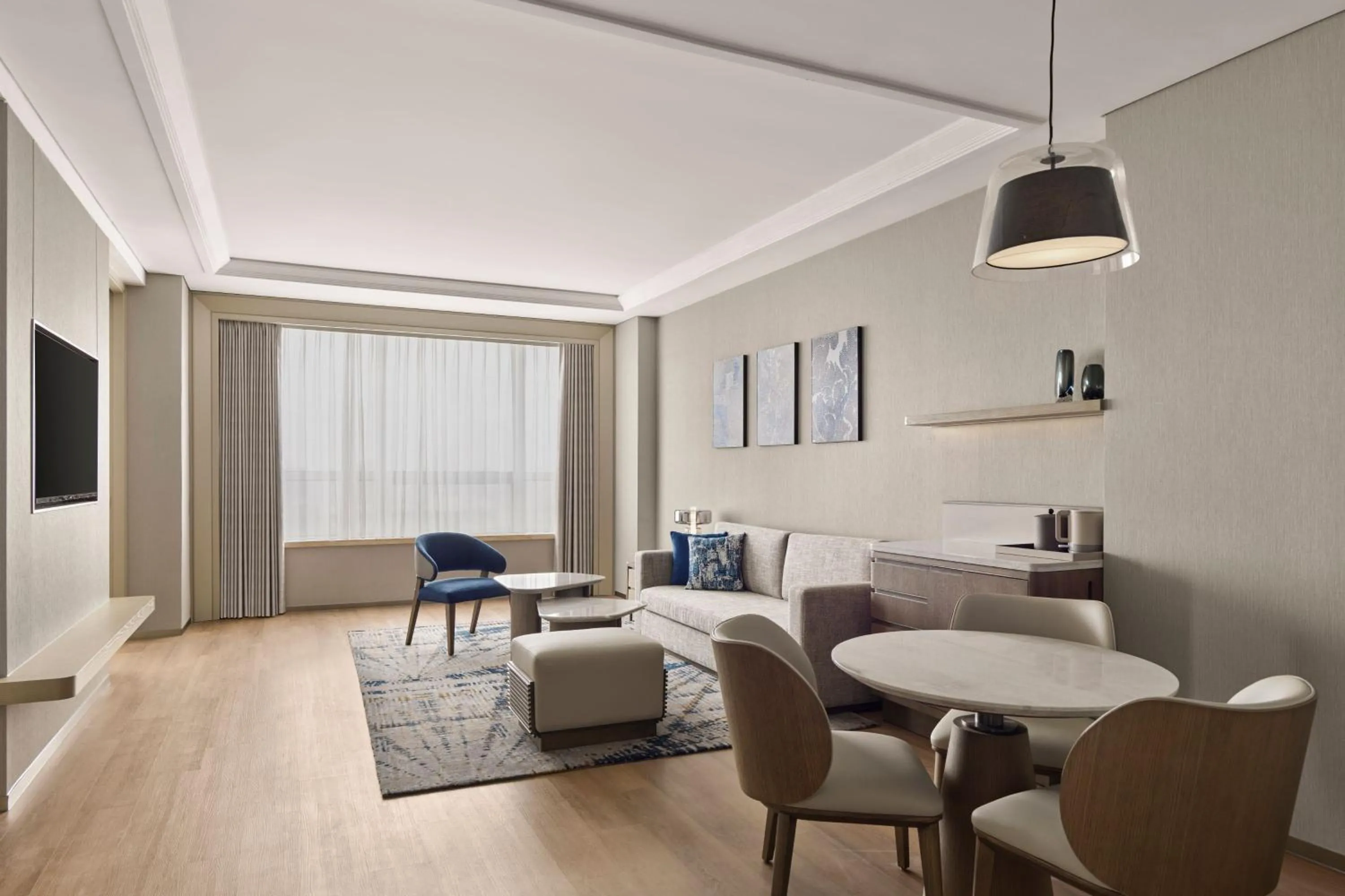 Living room in Shanghai Marriott Hotel Yangpu Riverside