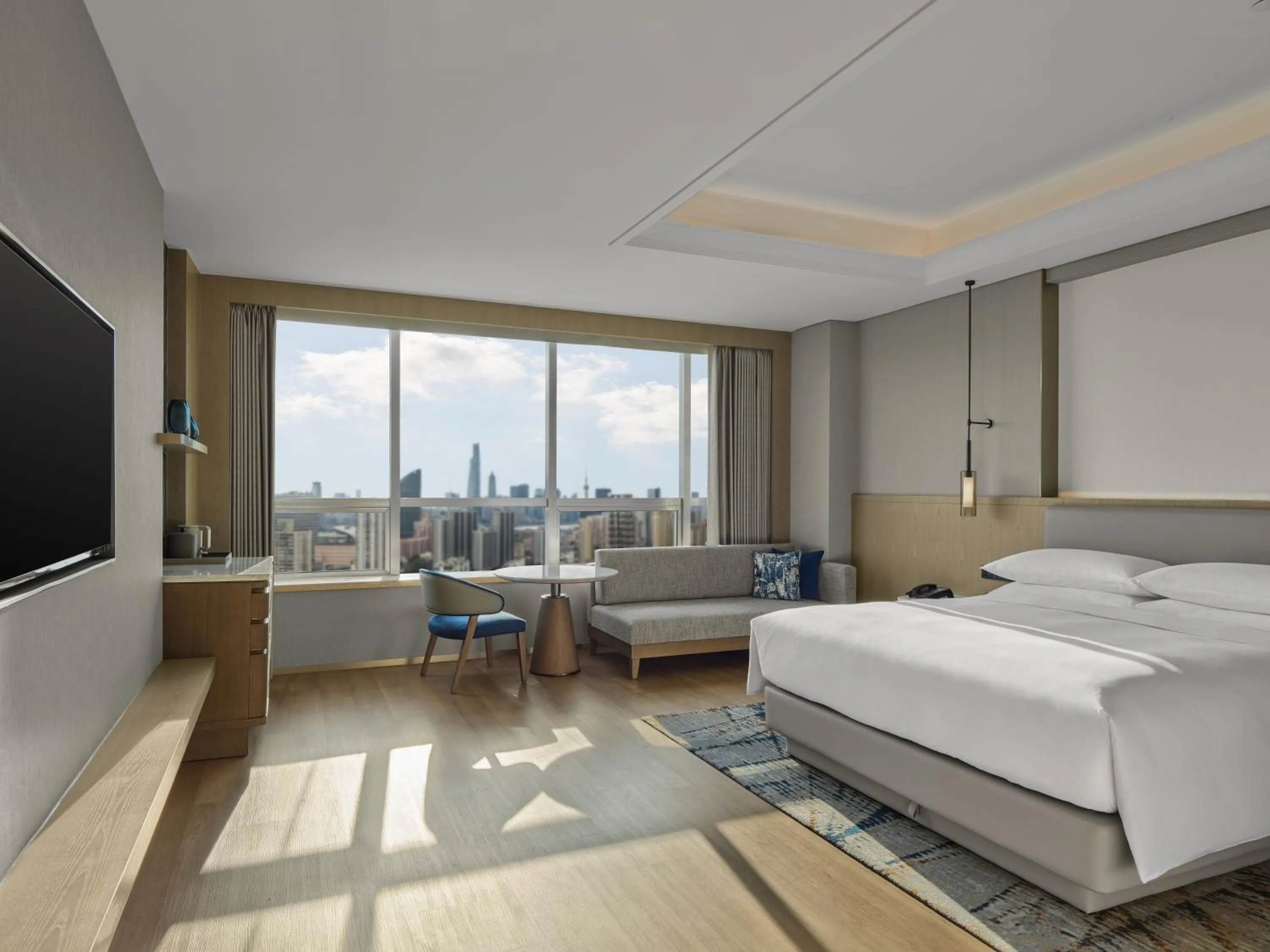 Photo of the whole room, Bed in Shanghai Marriott Hotel Yangpu Riverside