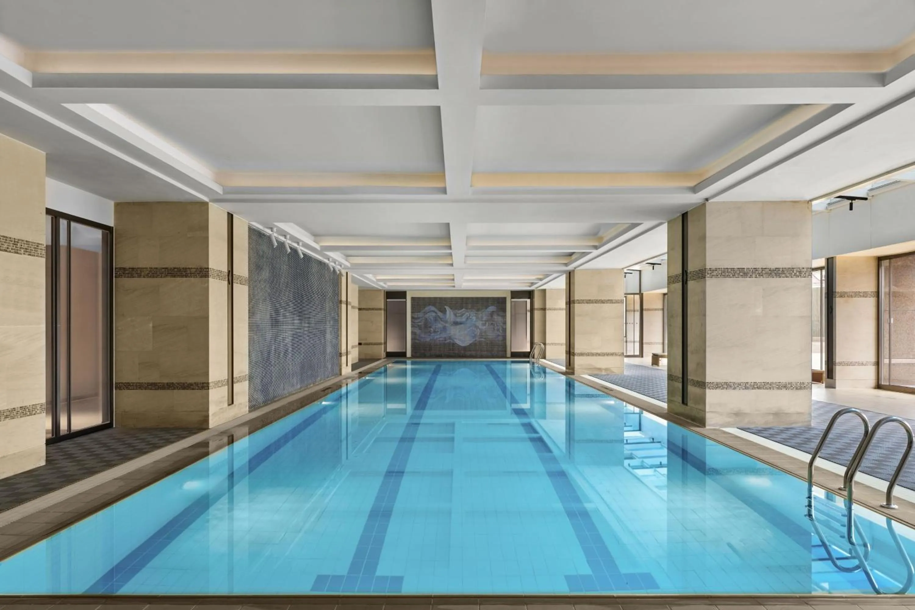 Swimming pool in Shanghai Marriott Hotel Yangpu Riverside