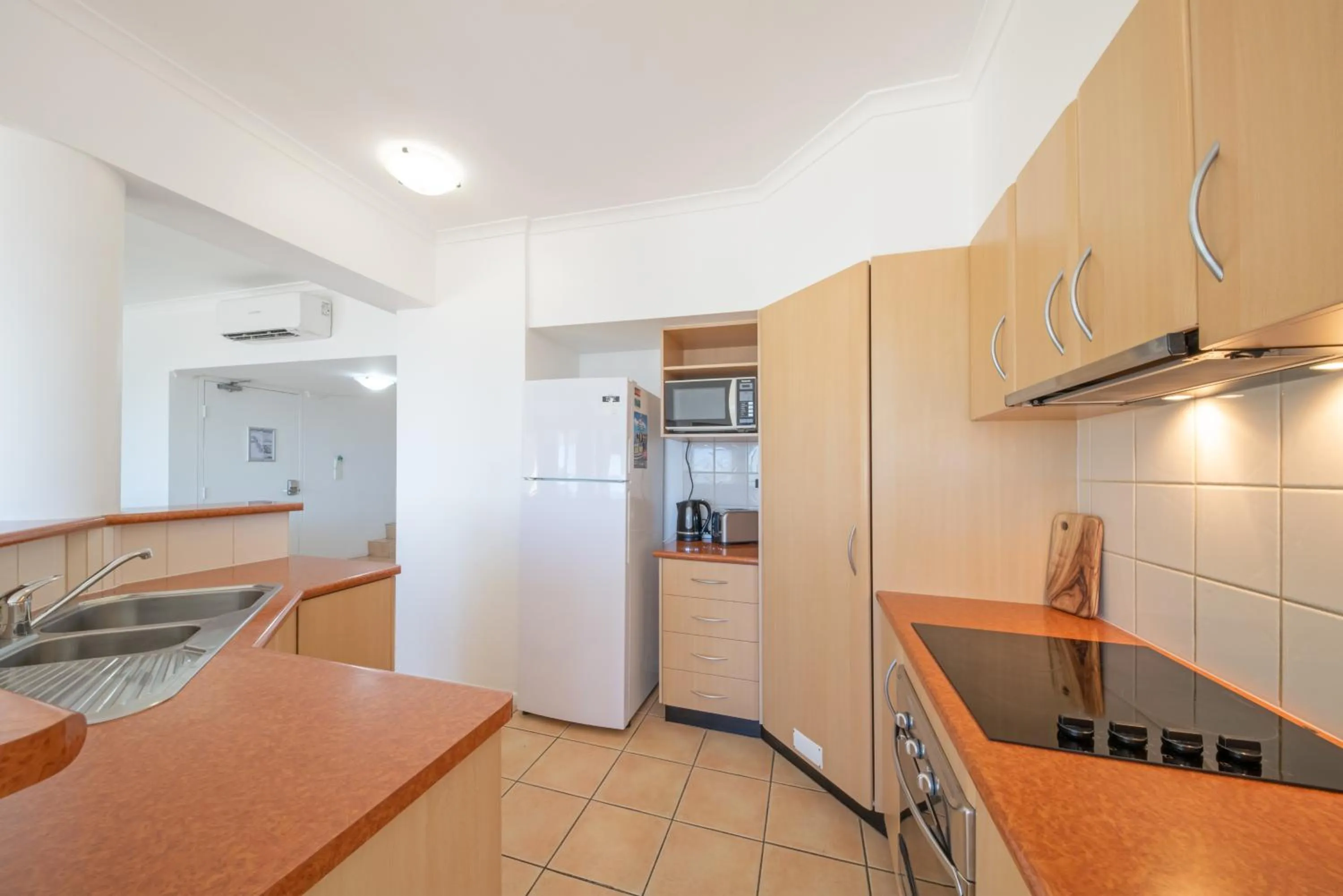 Kitchen or kitchenette in Shingley Beach Resort - Whitsundays