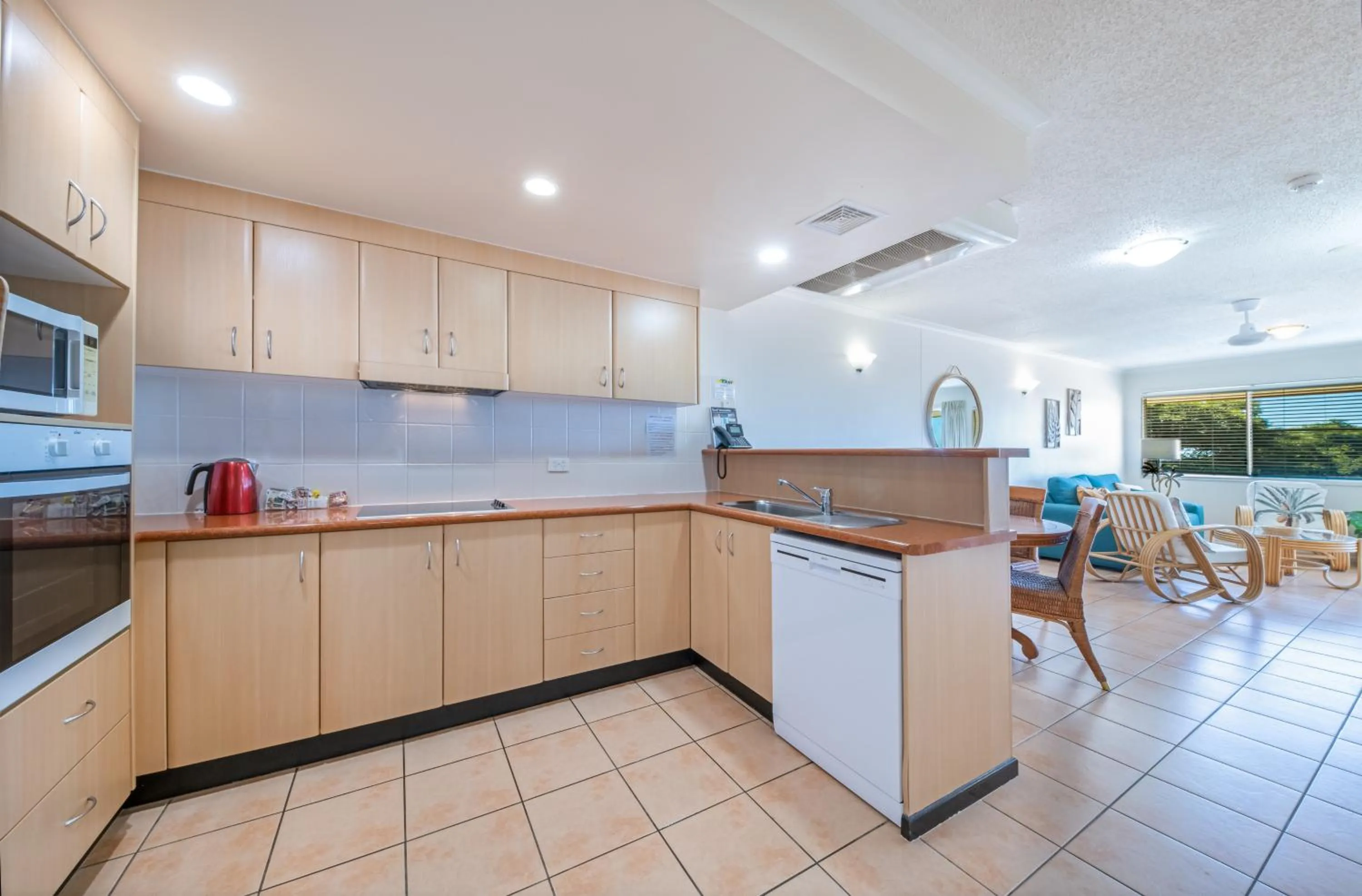 Kitchen or kitchenette in Shingley Beach Resort - Whitsundays
