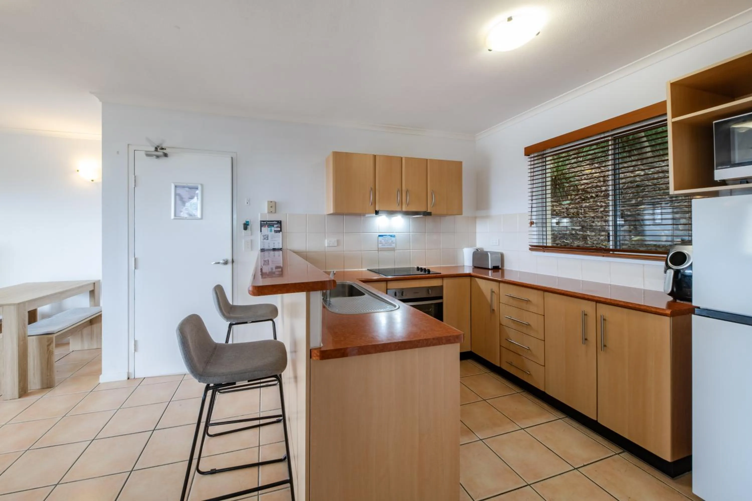 Kitchen or kitchenette in Shingley Beach Resort - Whitsundays