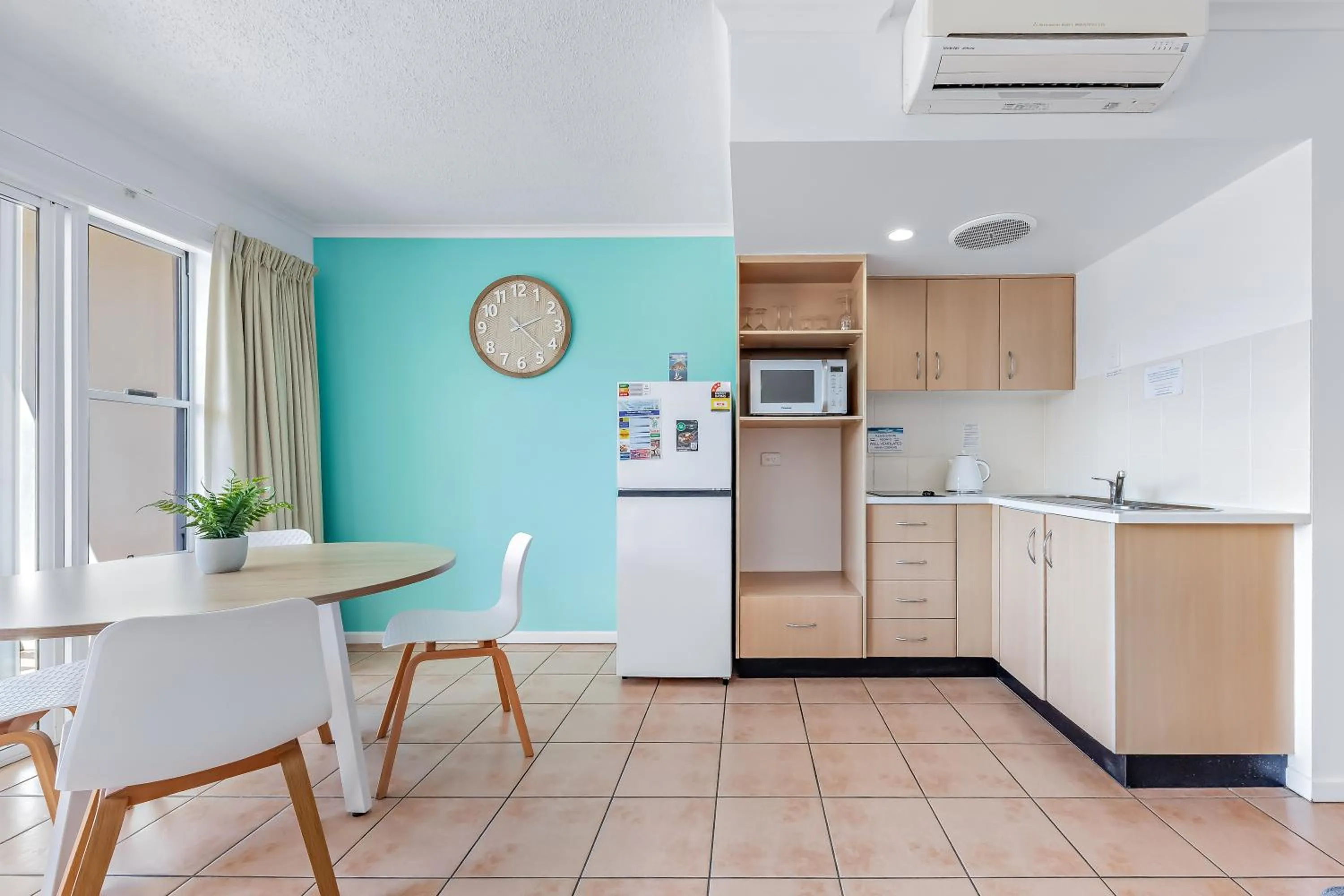 Kitchen or kitchenette in Shingley Beach Resort - Whitsundays