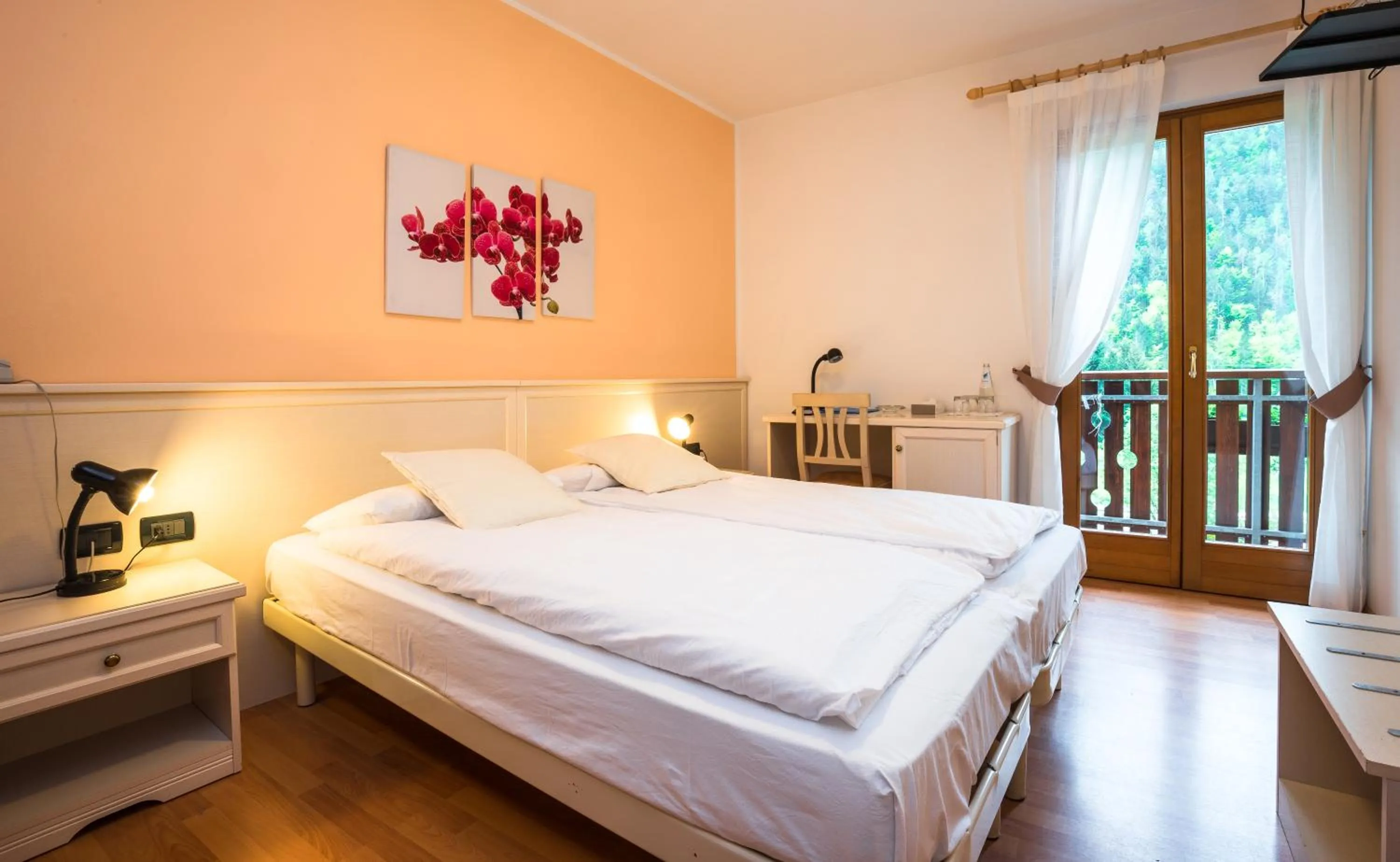 Photo of the whole room, Bed in Albergo Maggiorina