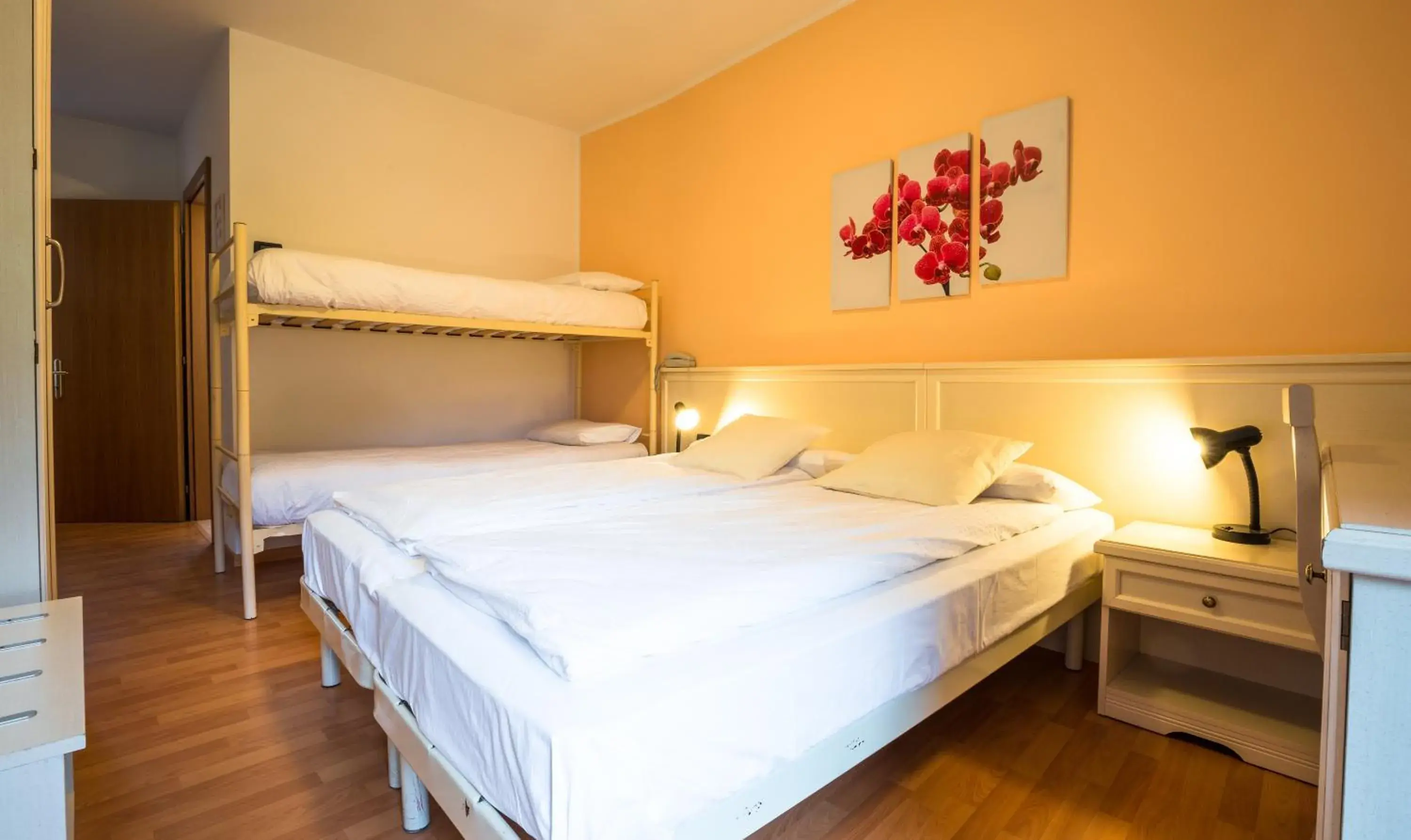 Quadruple Room in Albergo Maggiorina Quadruple Room in Albergo Maggiorina