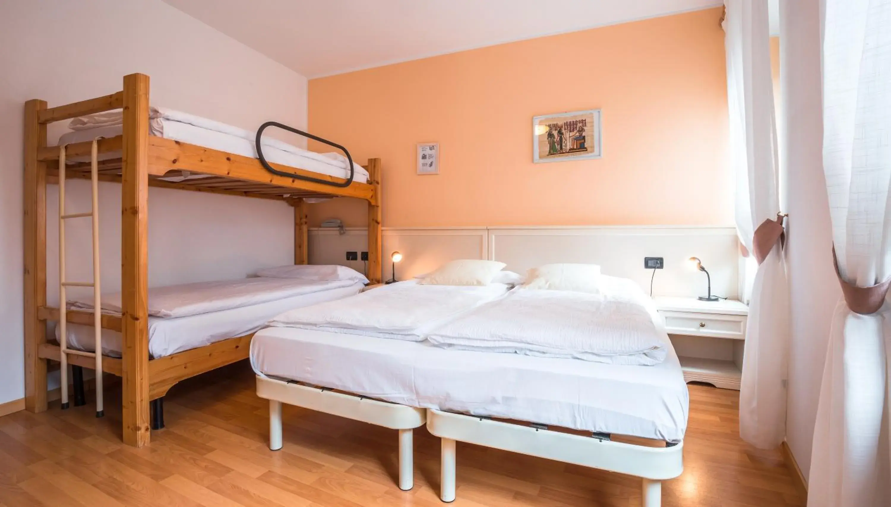 Quadruple Room in Albergo Maggiorina Quadruple Room in Albergo Maggiorina