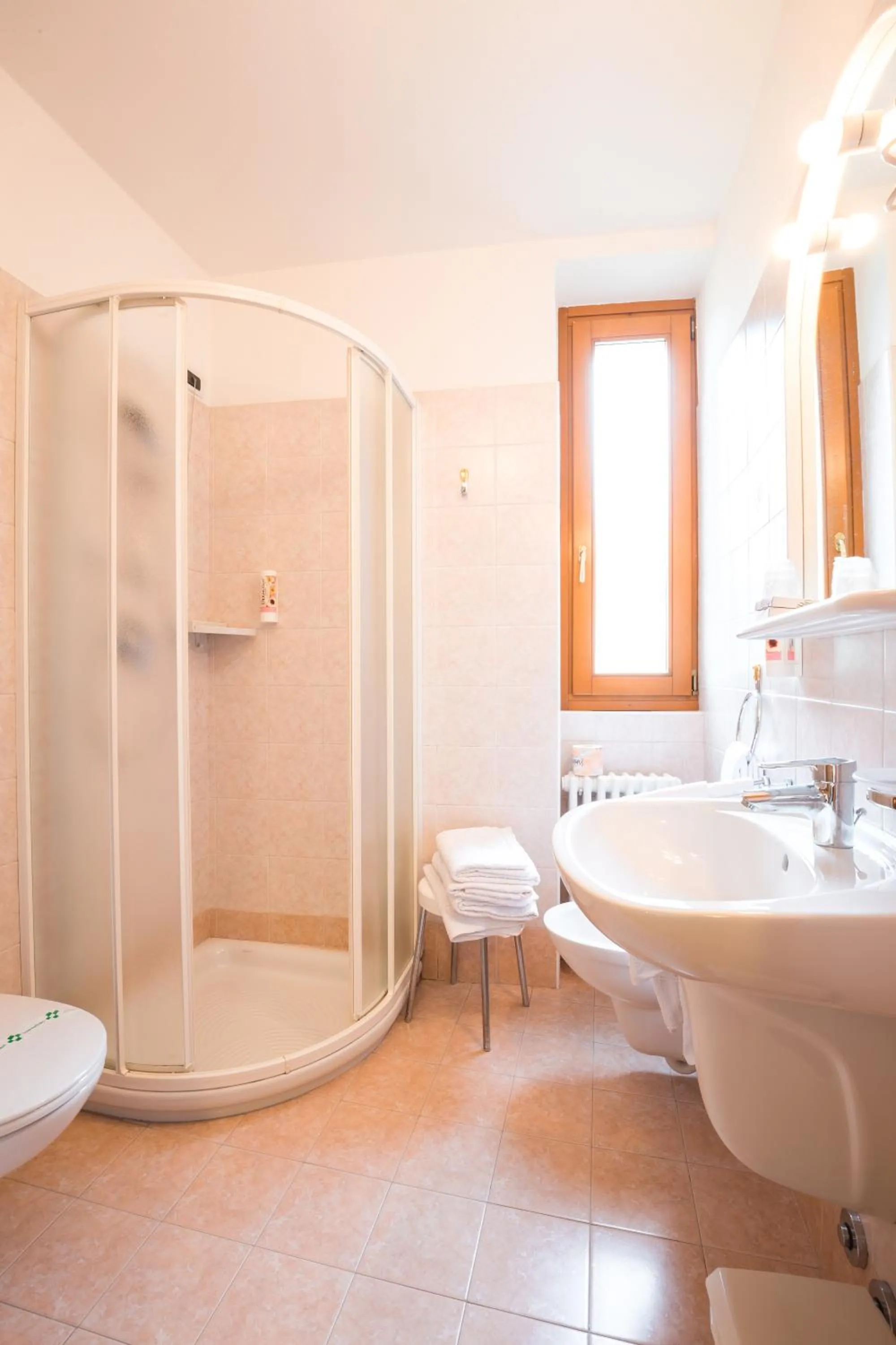 Bathroom in Albergo Maggiorina