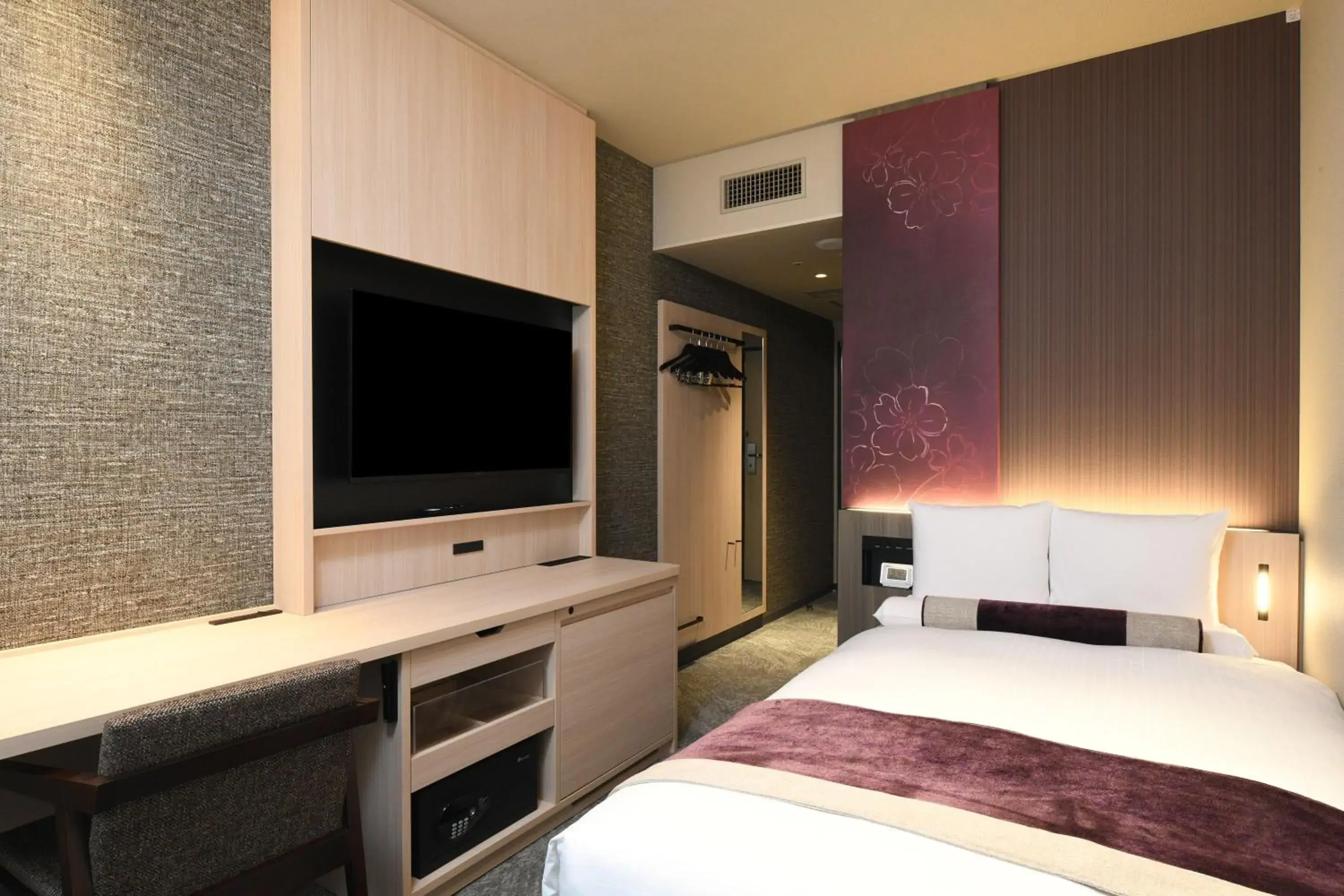 【Renewal】Standard Semi Double (One bed) - Non-Smoking in HOTEL MYSTAYS Ochanomizu Conference Center 【Renewal】Standard Semi Double (One bed) - Non-Smoking in HOTEL MYSTAYS Ochanomizu Conference Center