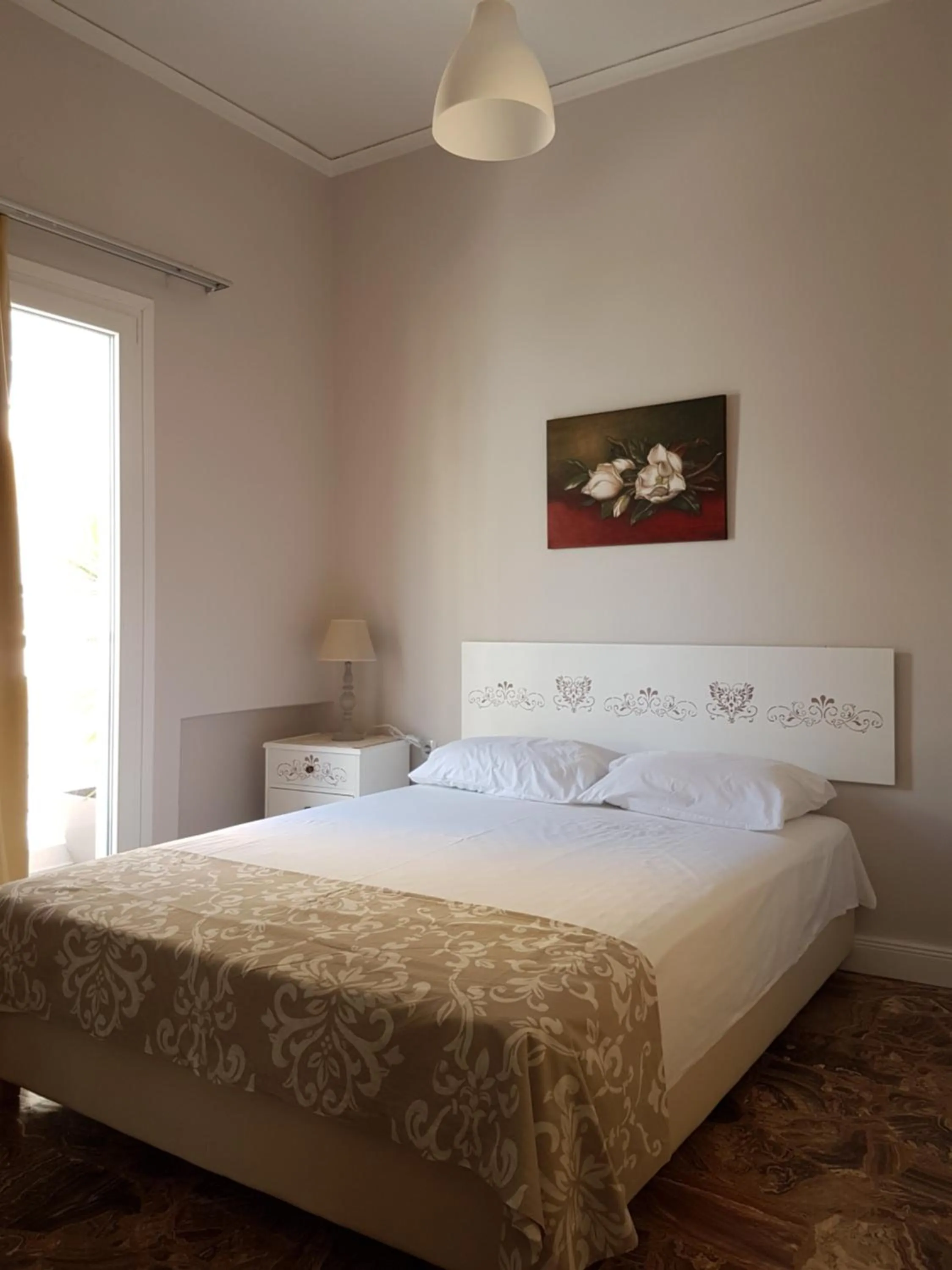 Bed in Heraklion Old Port Apartments