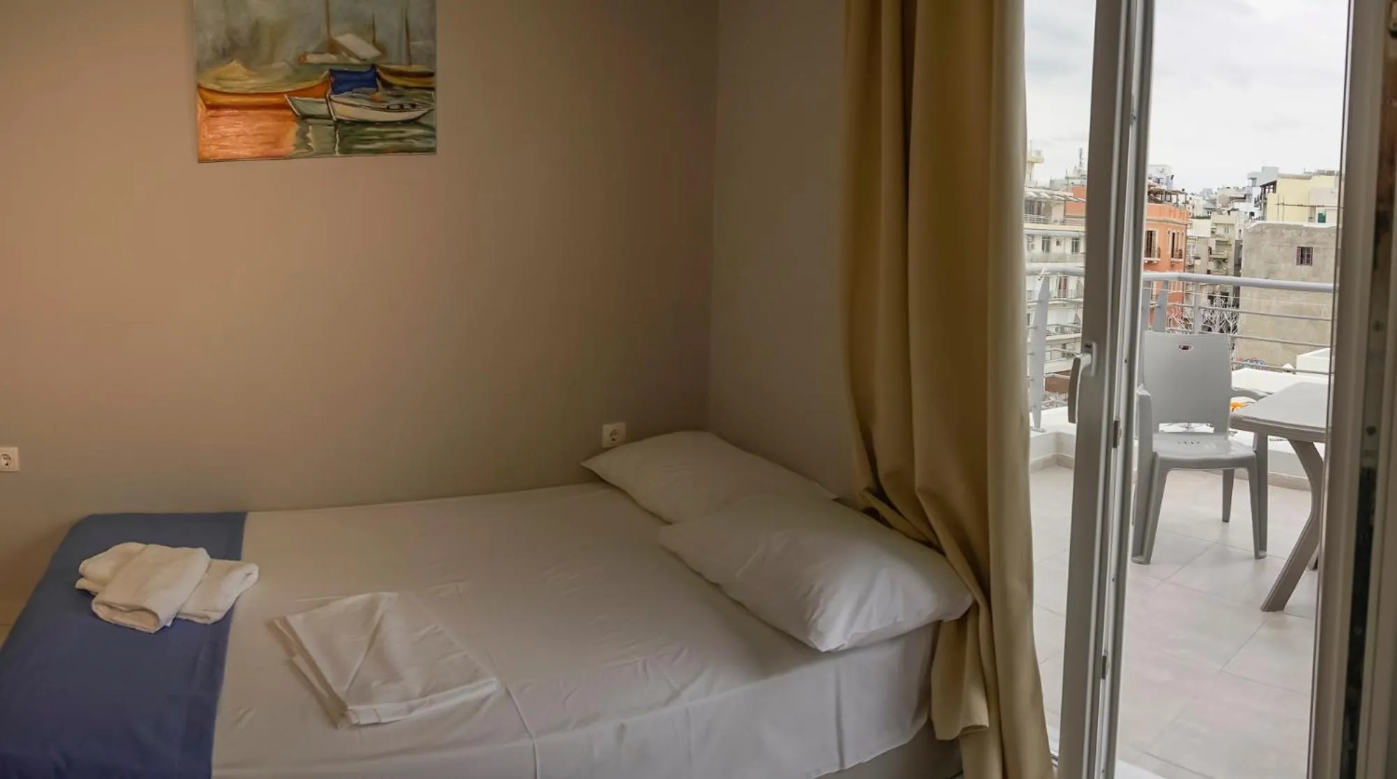 Bed in Heraklion Old Port Apartments
