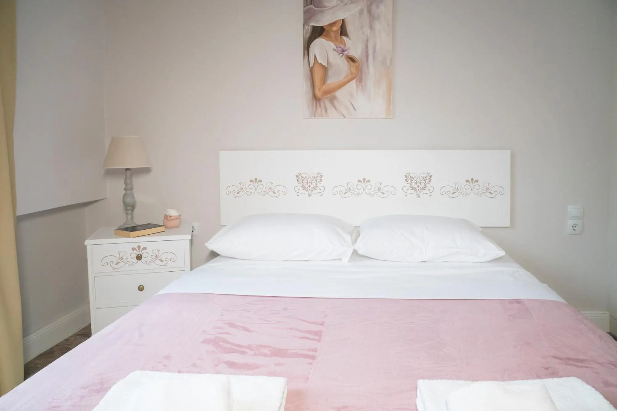 Bed in Heraklion Old Port Apartments