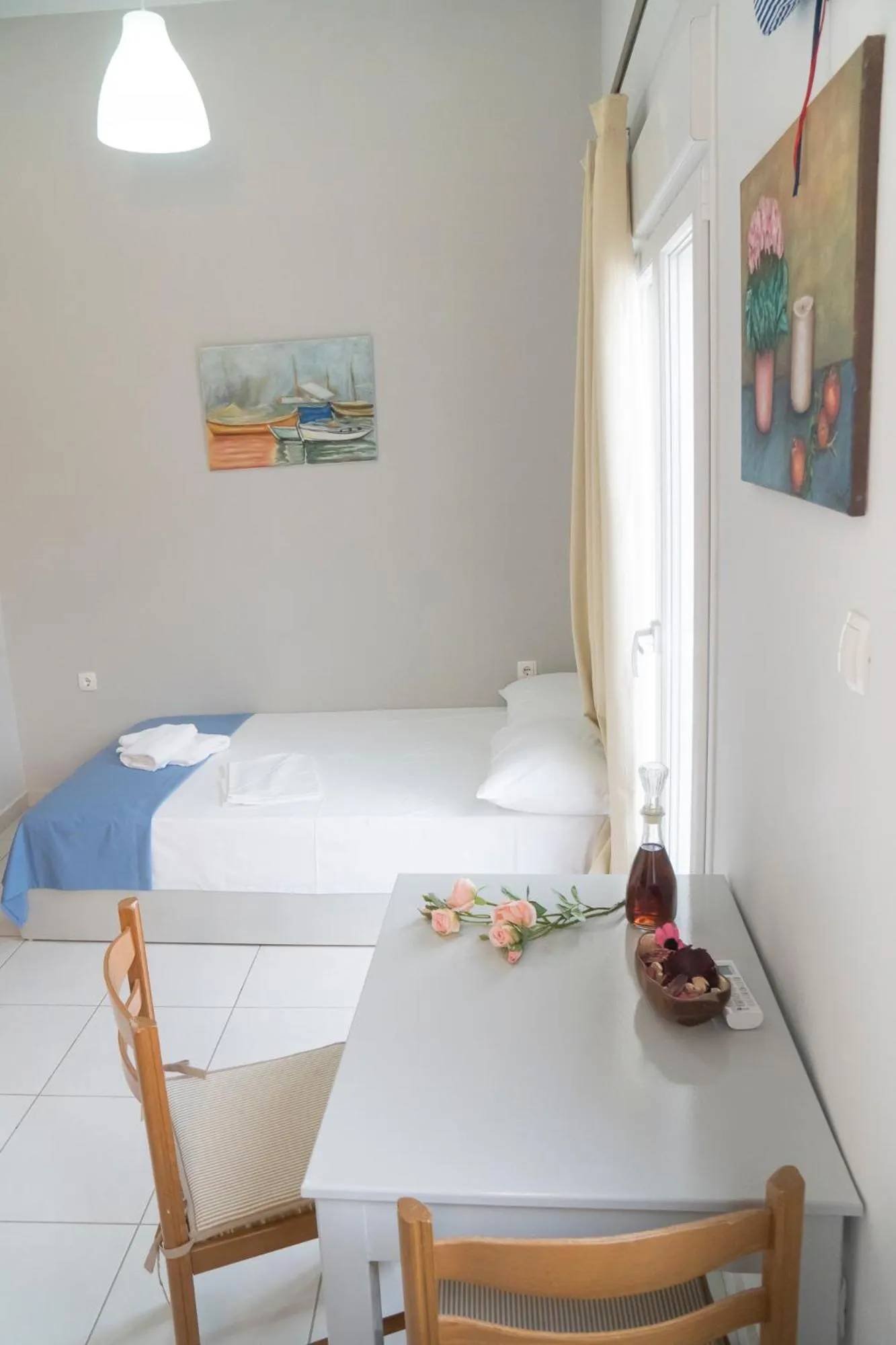 Bed in Heraklion Old Port Apartments