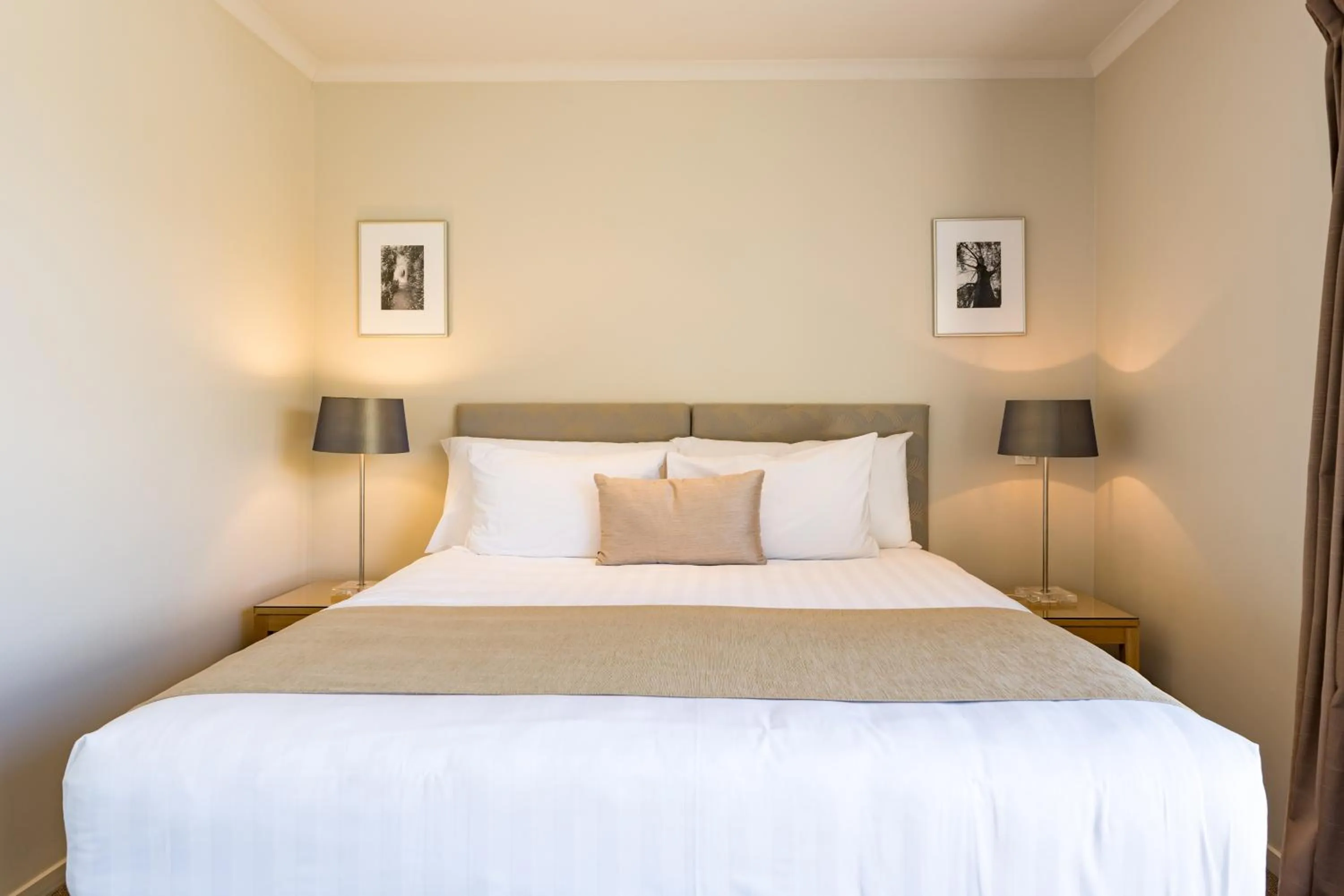 Bed in Blue Pacific Apartments